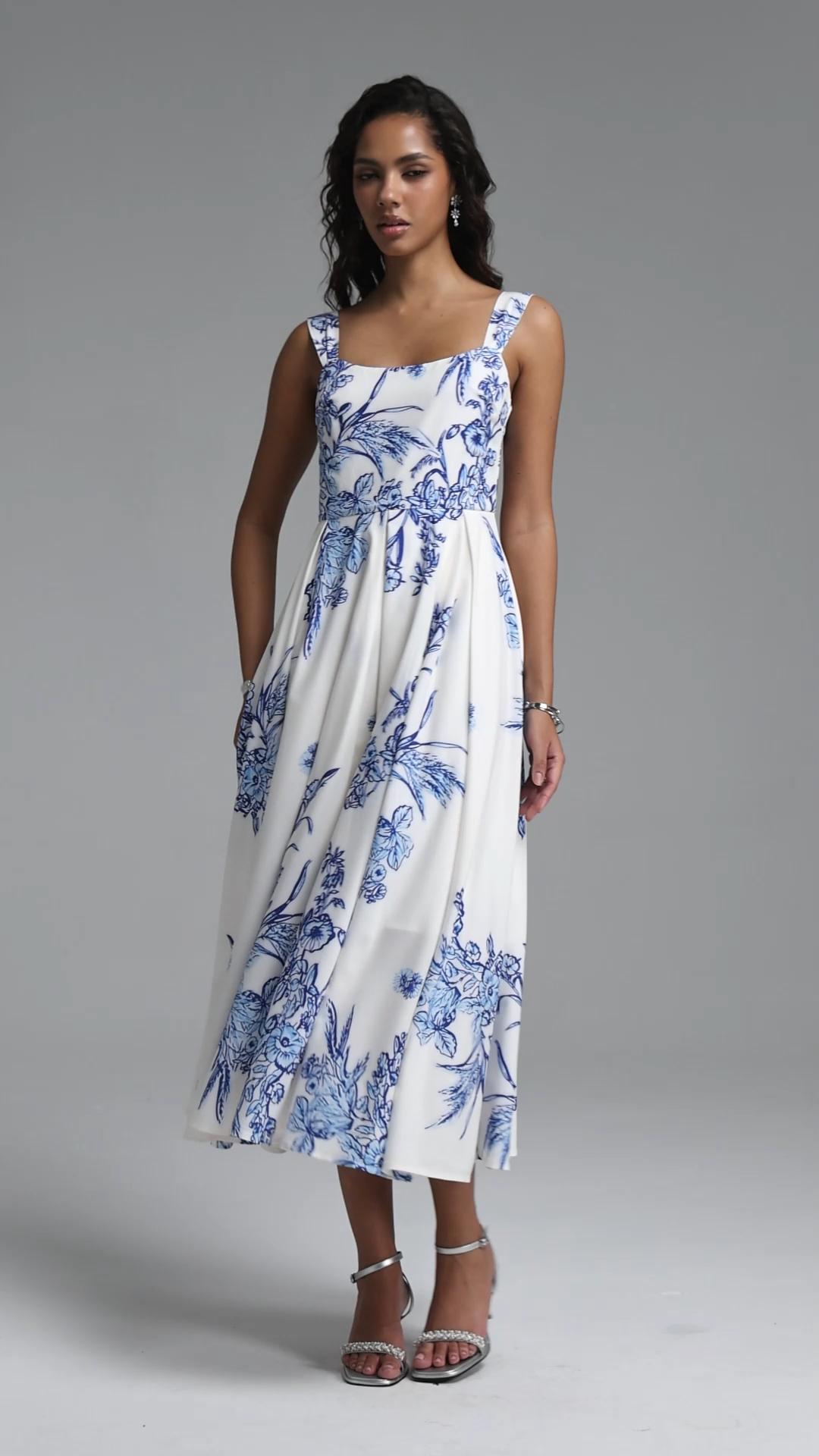 Marne Vintage Cinched Sleeveless Floral Print Woven Maxi Dress