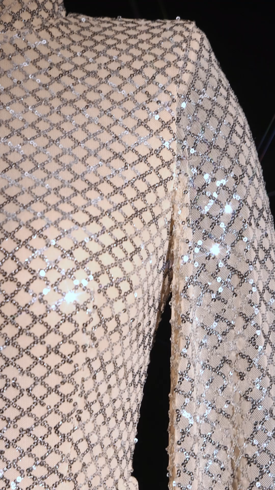 Euen Elegant Contour Cape Sleeve Sequin Maxi Dress