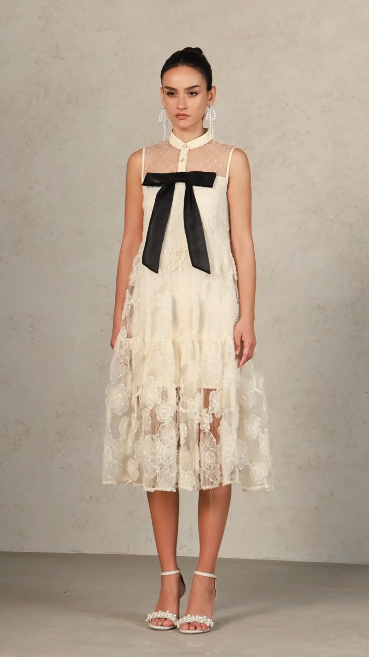 Lumo Flowers Bowknot Sleeveless Embroidery Midi Dress