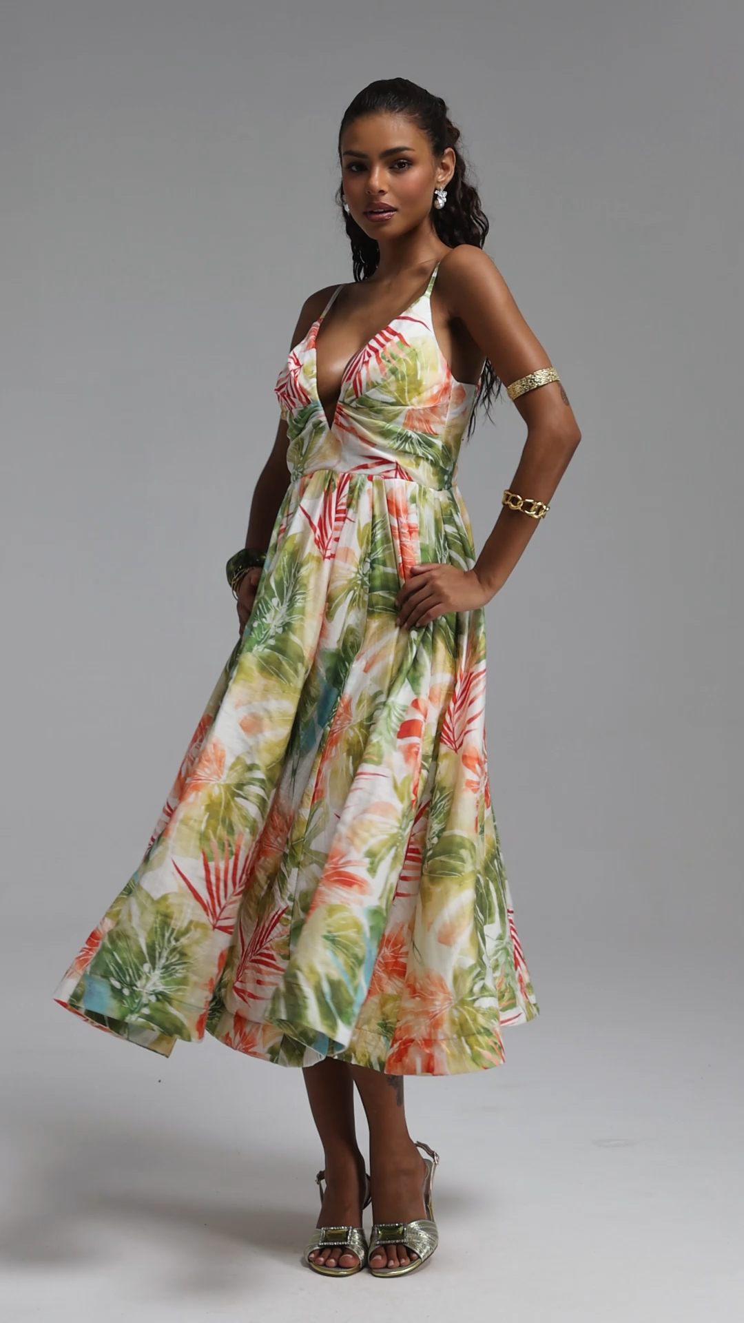 Kamaria Romantic Cinched V Neck Spaghetti Strap Ruched Floral Print Woven Maxi Dress