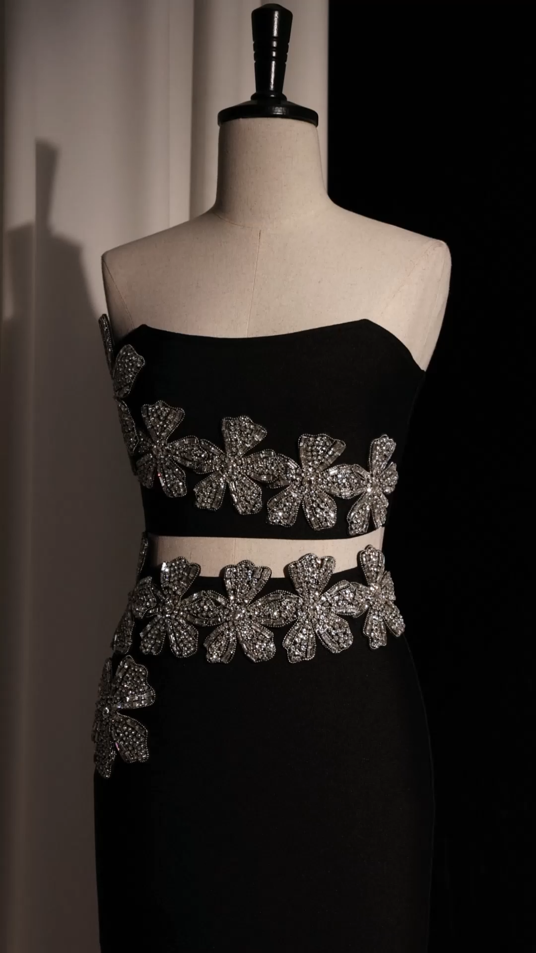Eleganza Flowers With Diamonds Bandage Two-Piece Set