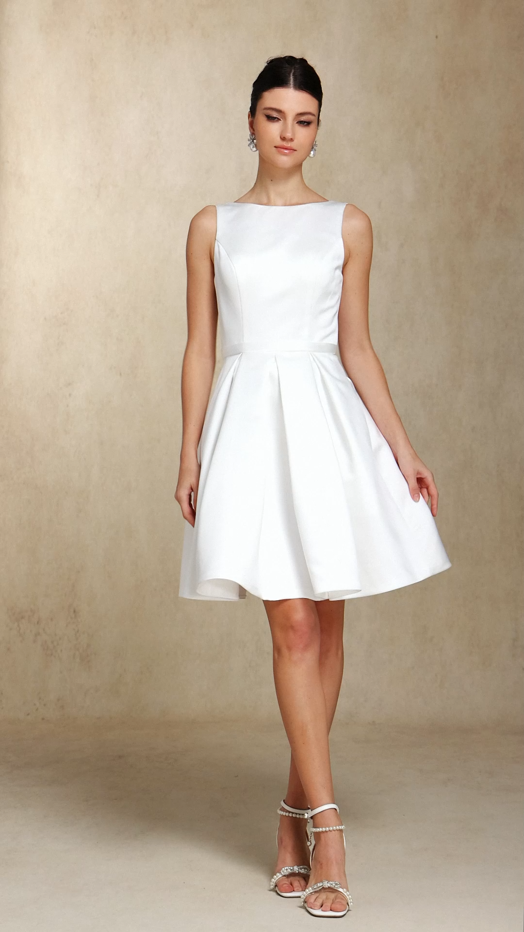 Halee Backless Bow Bow Mini wedding dress