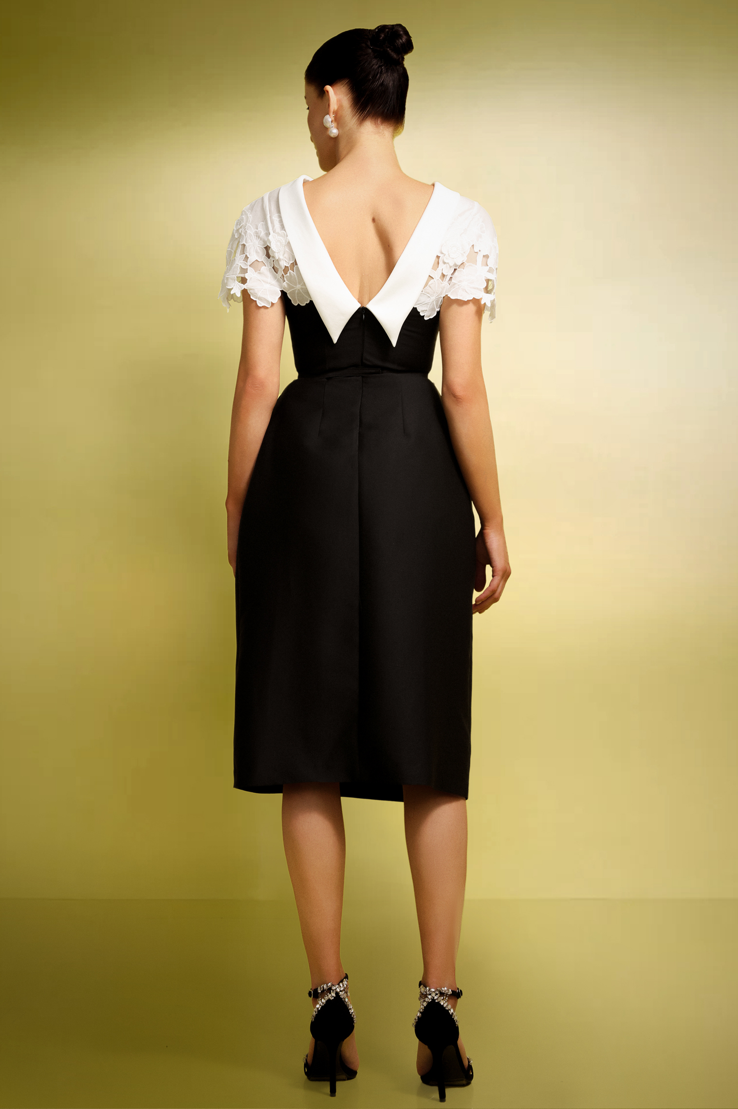 Gisele Short Sleeve Flowers Hollowed Out Midi Dress