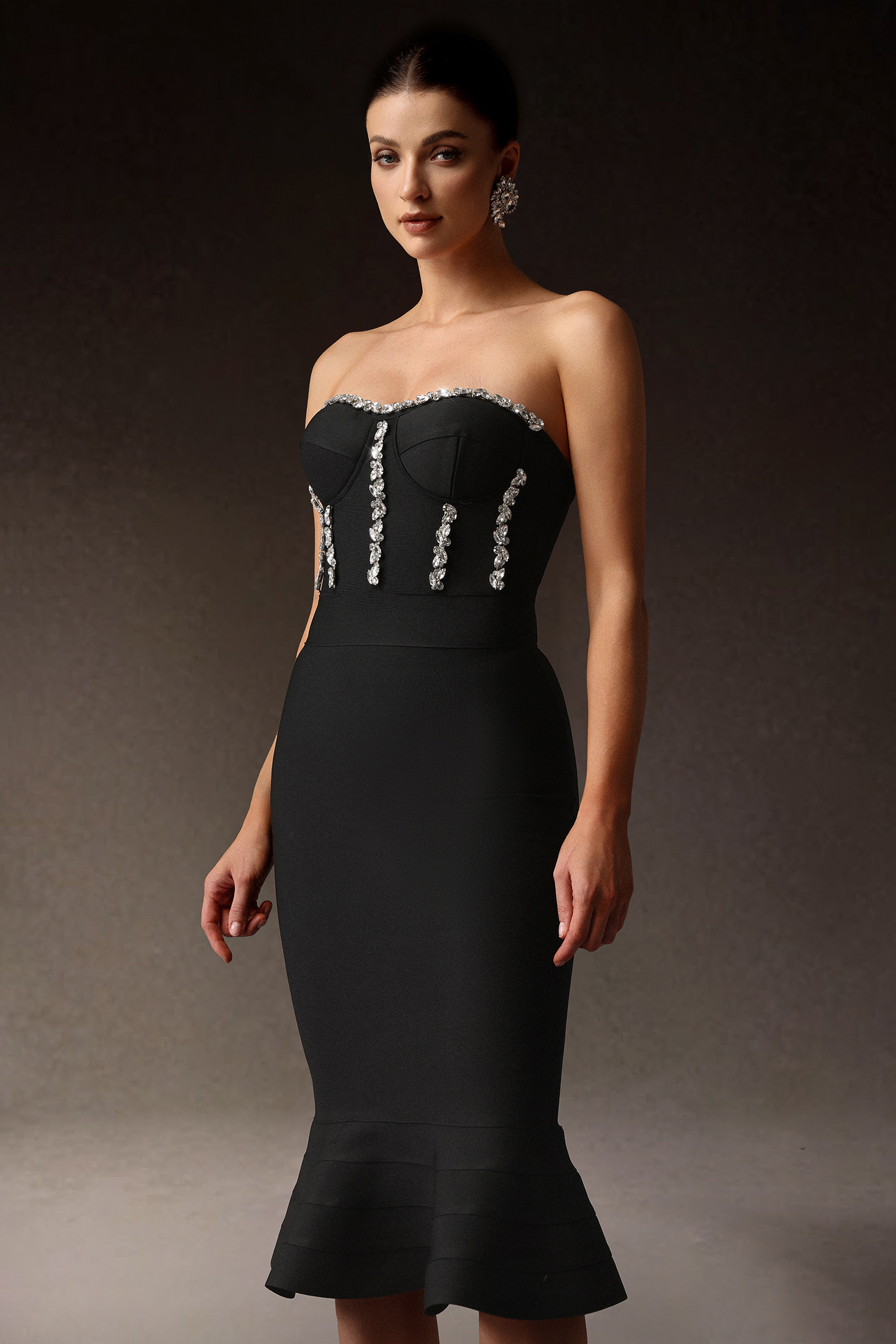 Rosmarie Sleeveless Diamond Fishtail Bandage Midi Dress