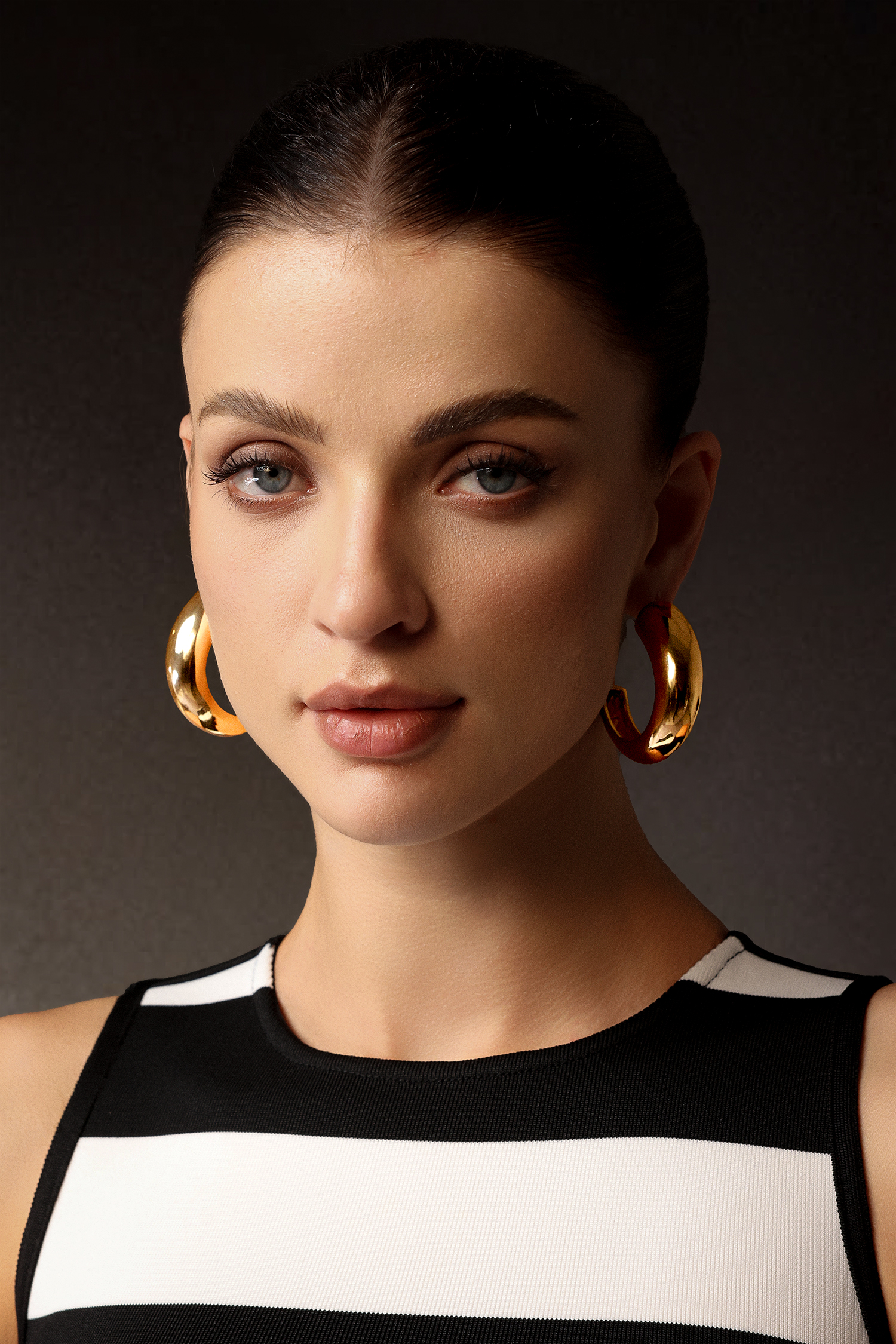 Mako Metal Round Earrings