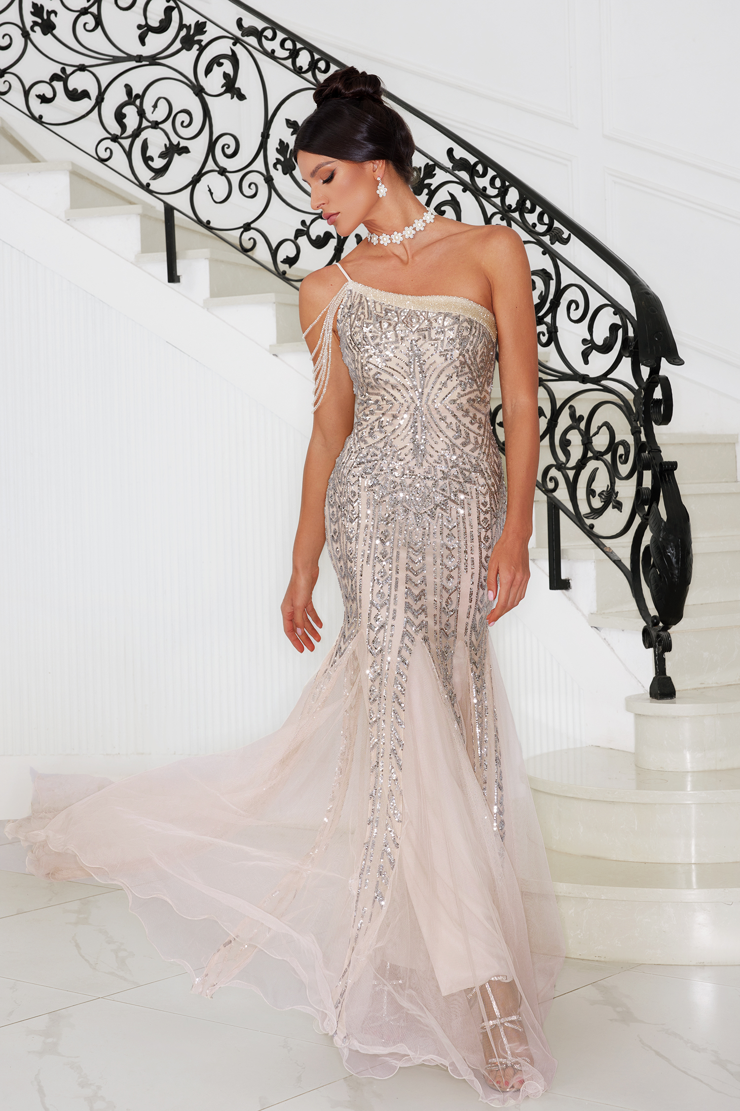 One-Shoulder Lace Halter Fishtail Sexy Evening Dress One-Shoulder Lace Halter Fishtail Sexy Evening Dress