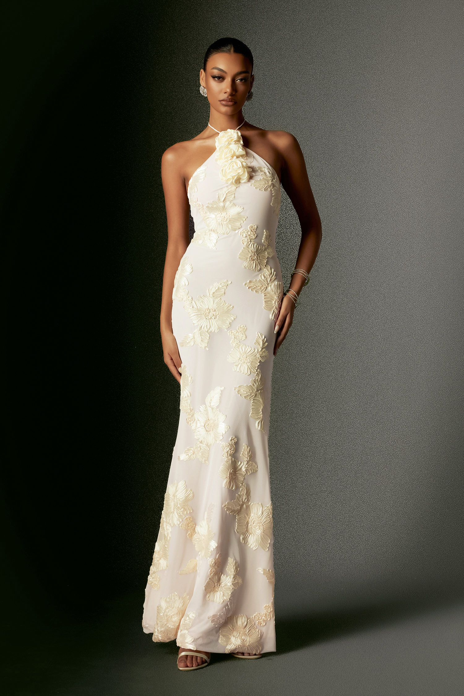 Flower Embroidery Halterneck Dres ミストレアス Flower Embroidery Halterneck Dress - MISTREASS