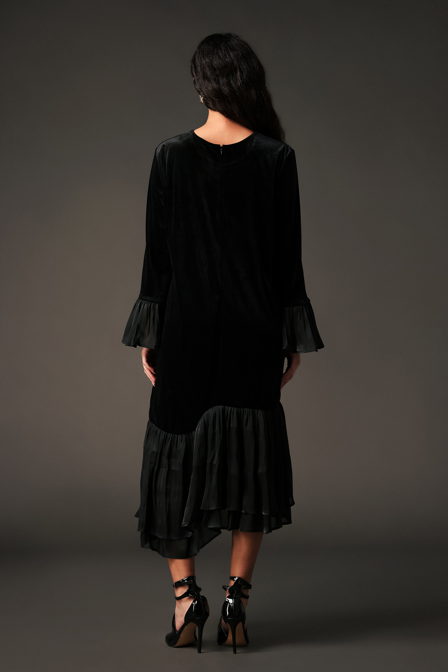 Erryn Long Sleeves Ruffled Maxi Dress