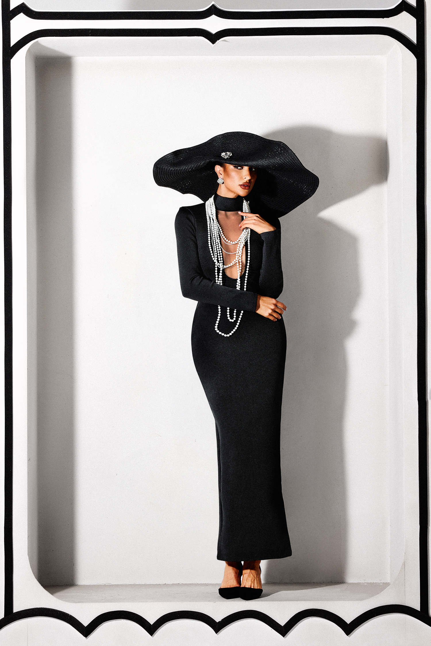 Gabriella Pearl Long Sleeves Slim Bandage Maxi Dress