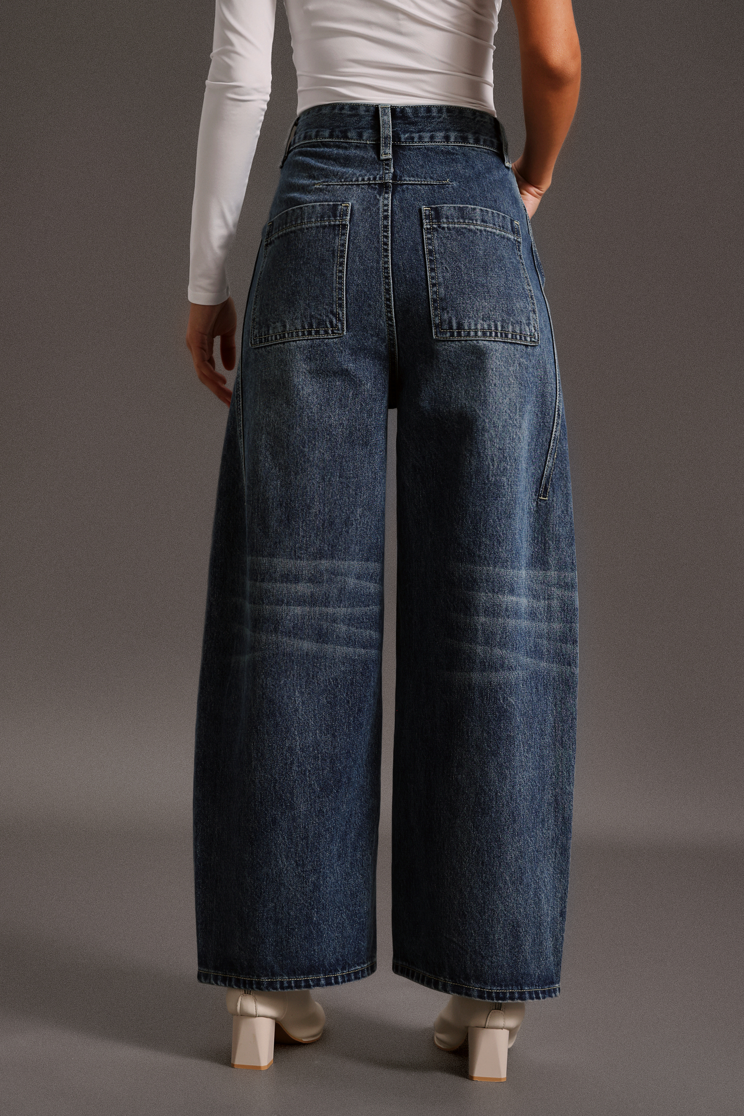 Elena Straight  Wide-Legs Jeans