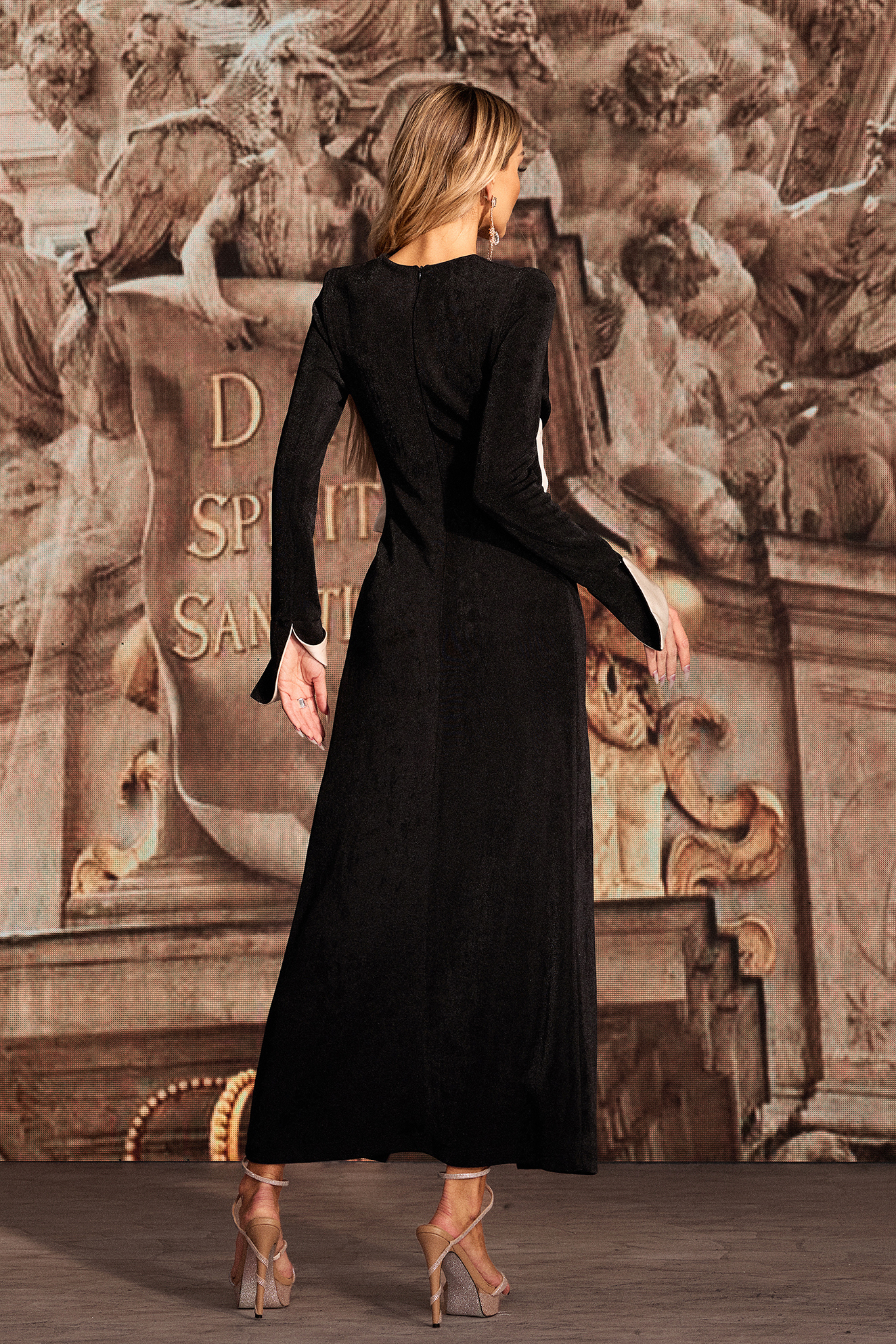 Fagra Long Sleeves Deep-V Maxi Dress
