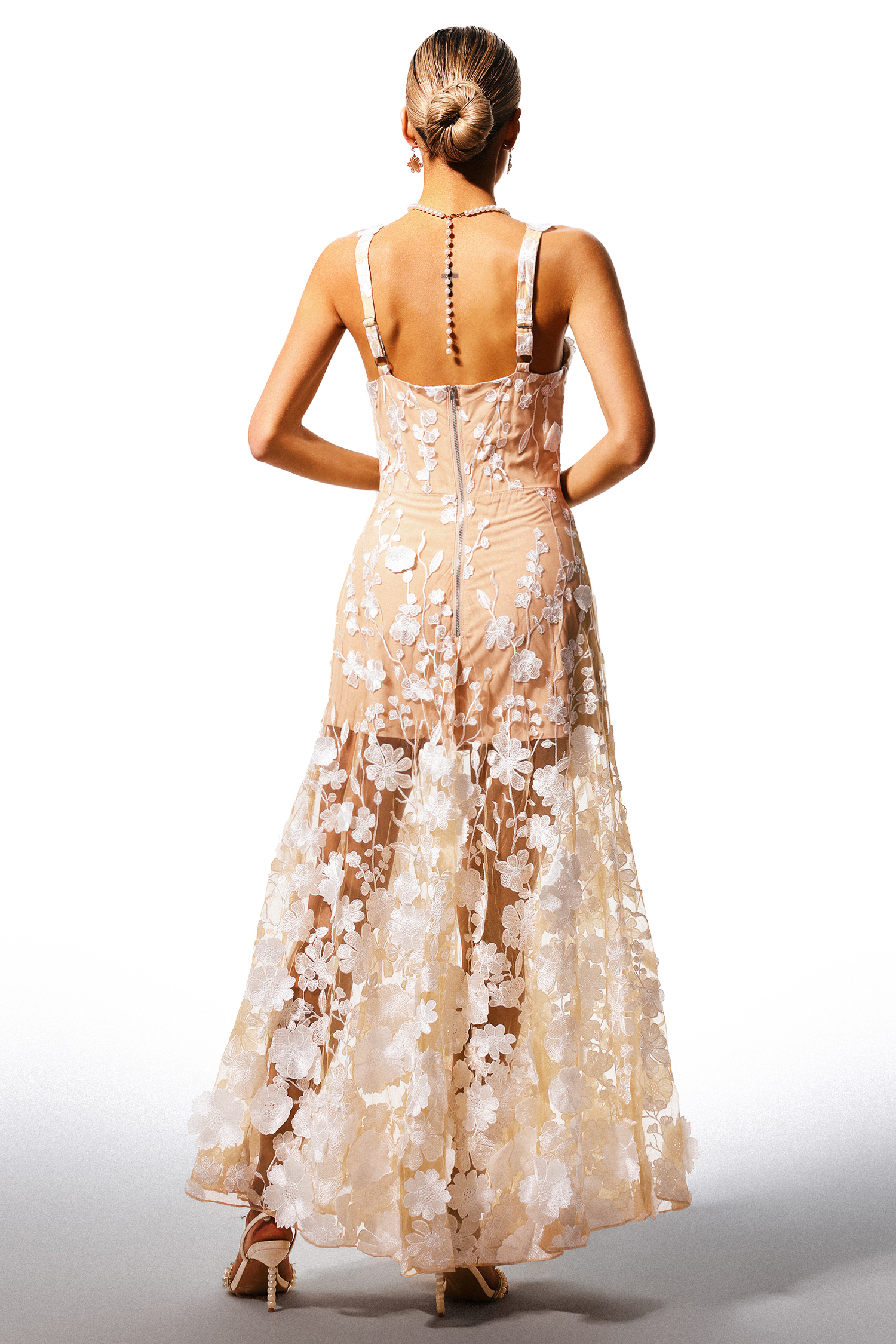 Lucy Sleeveless Embroidery Flowers Maxi Dress