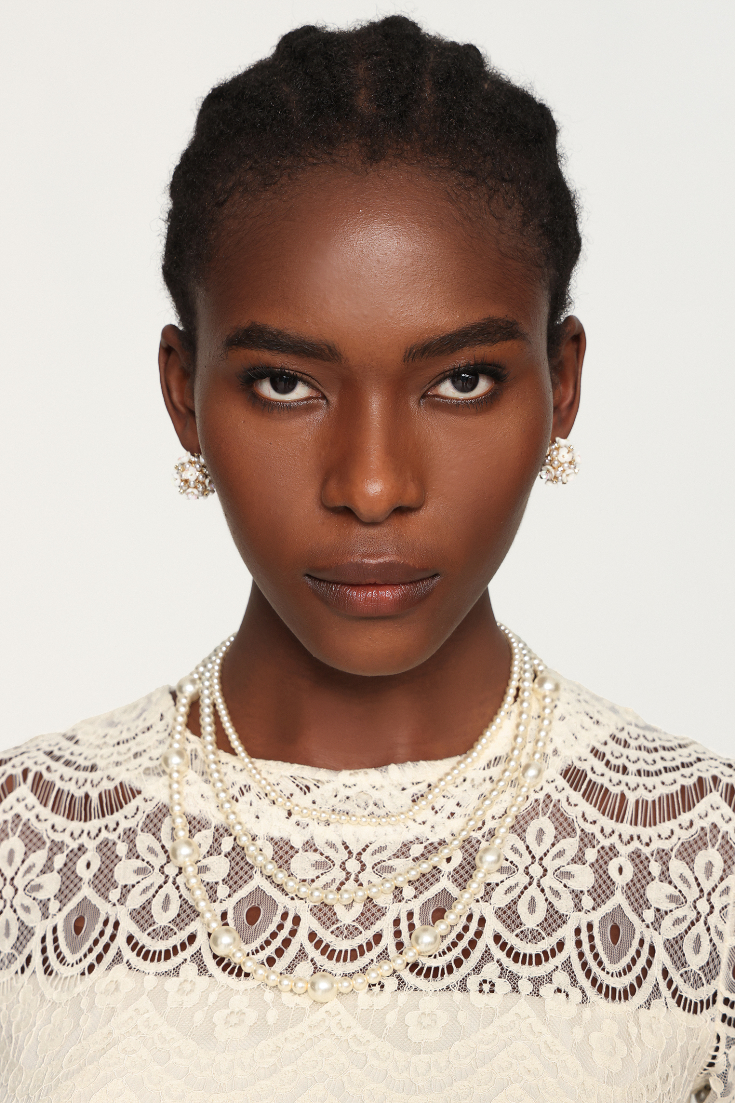 Maliya Flowers Pearl Diamond Earrings