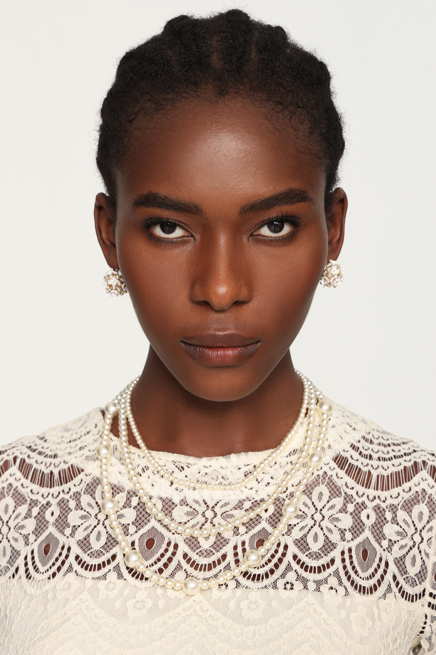 Maliya Flowers Pearl Diamond Earrings