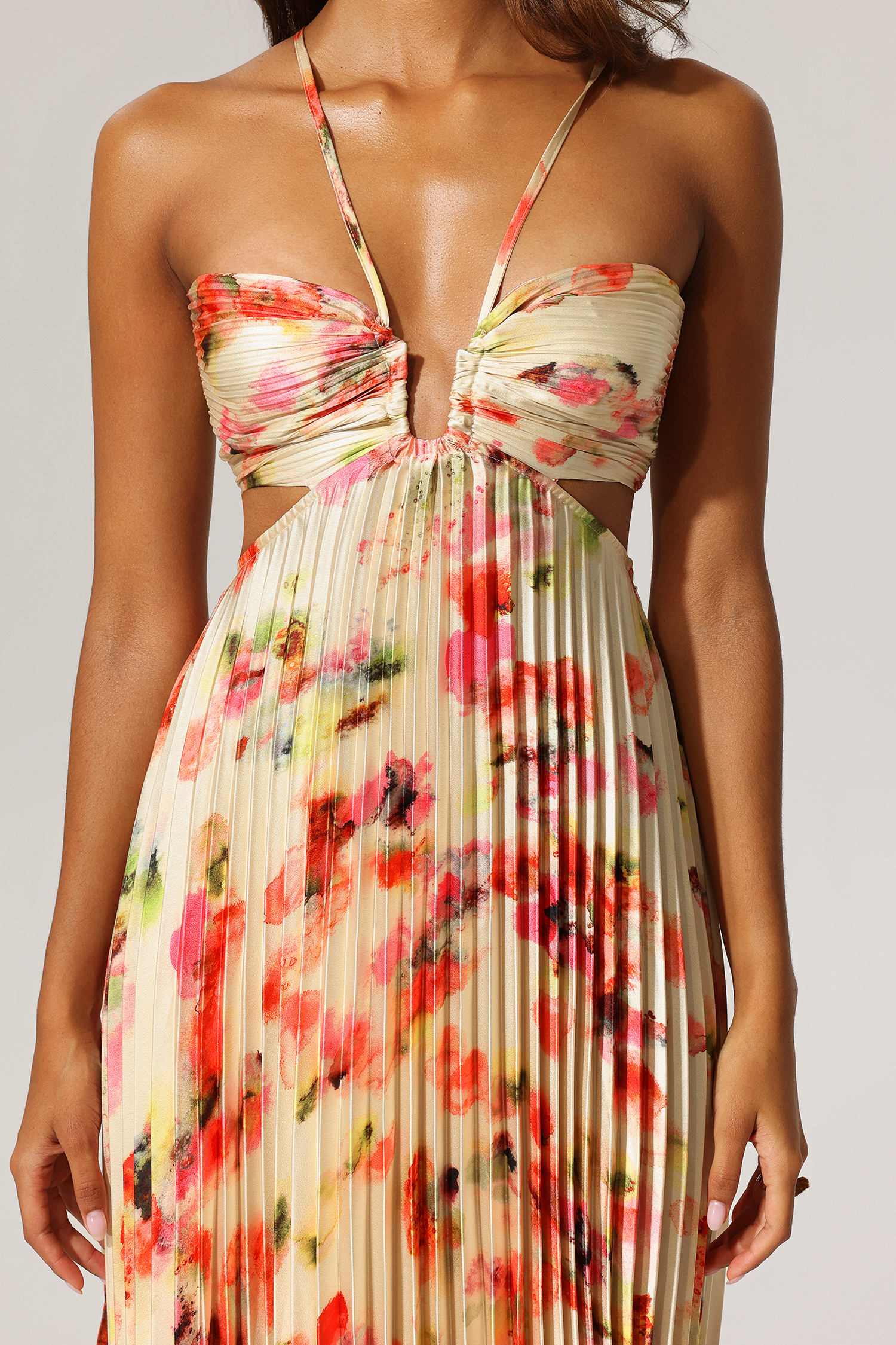Huresa Halter Sleeveless V-Neck Hollow Out Maxi Dress