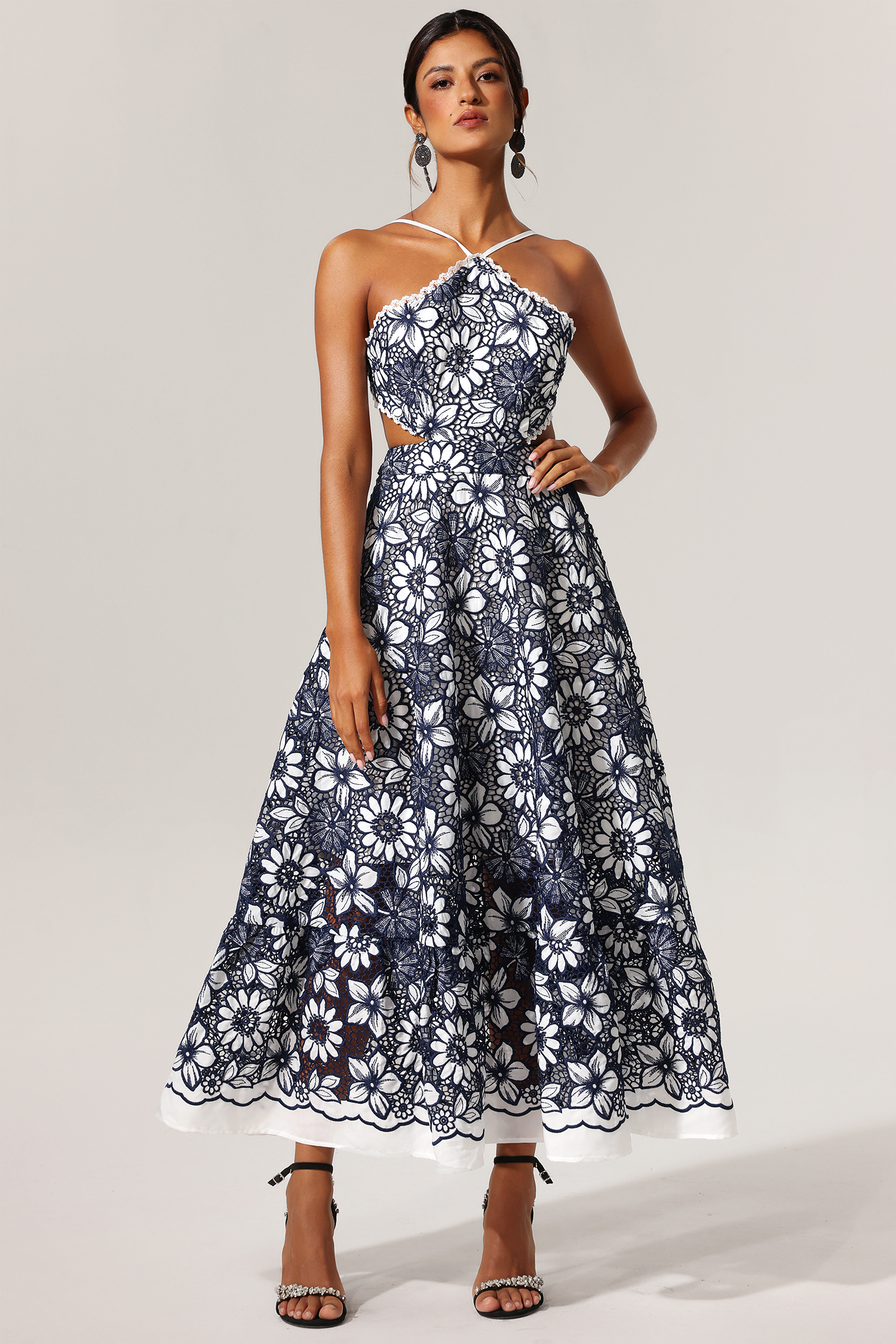 Diliro Hollow Out Flowers Lace Sleeveless Maxi Dress