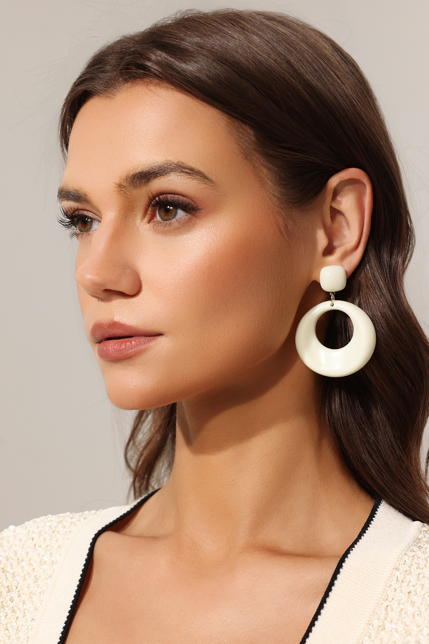 Runa Roundness Hollow Out Earrings