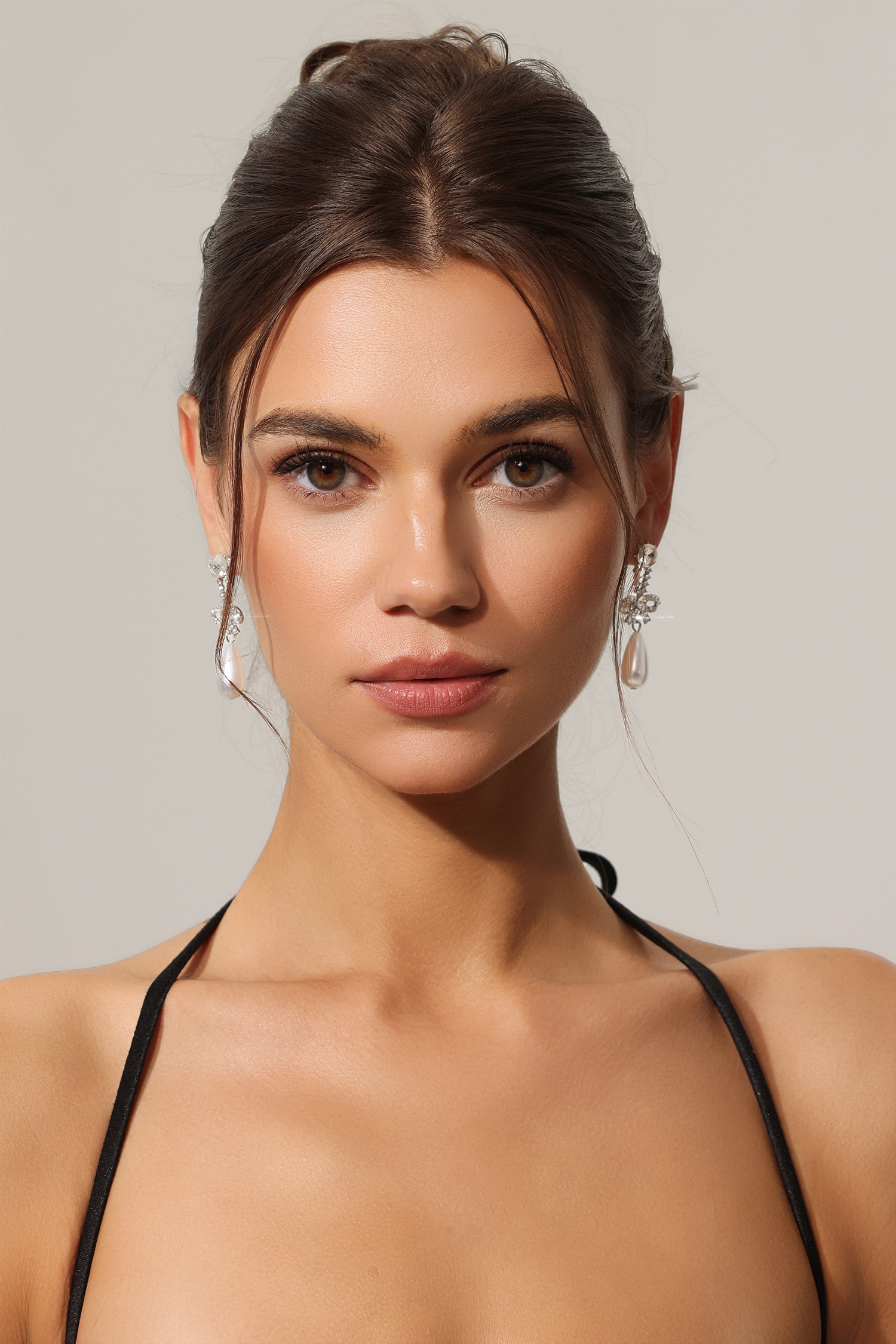 Roline Diamond Pearl Bow Earrings