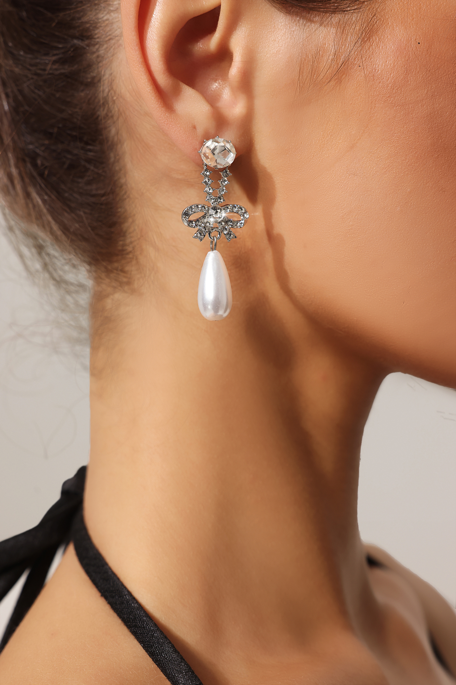 Roline Diamond Pearl Bow Earrings