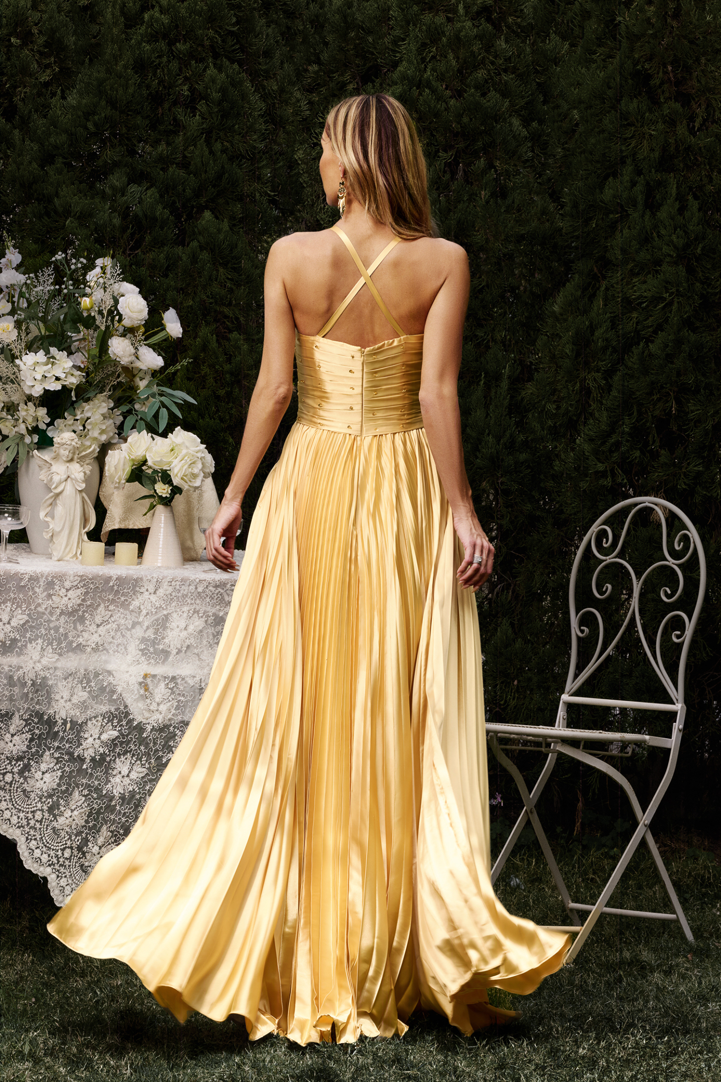 Wreya Sleeveless Diamond Knot Maxi Dress