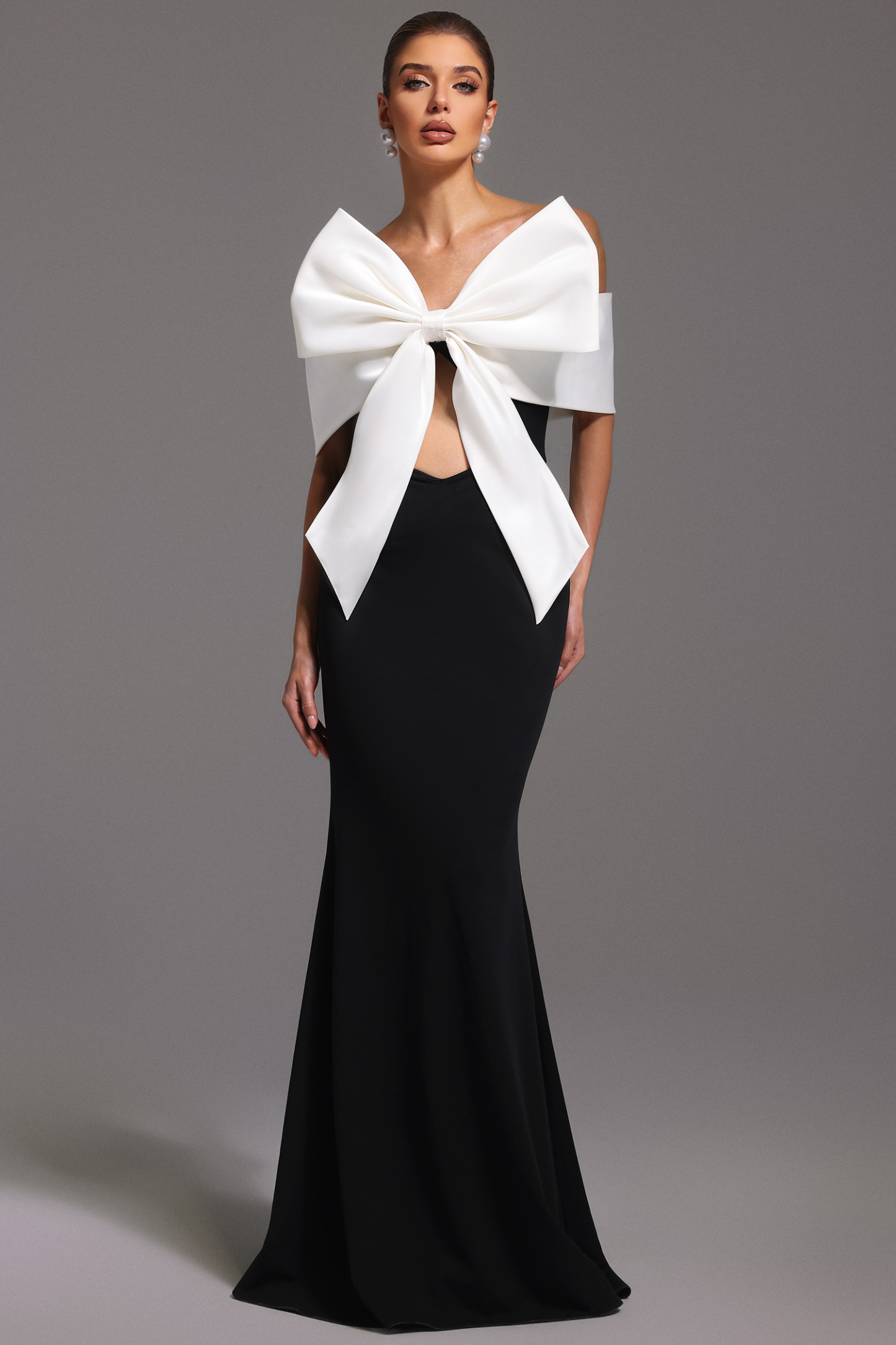 Lazze Off-The-Shoulder Bow Maxi Dress