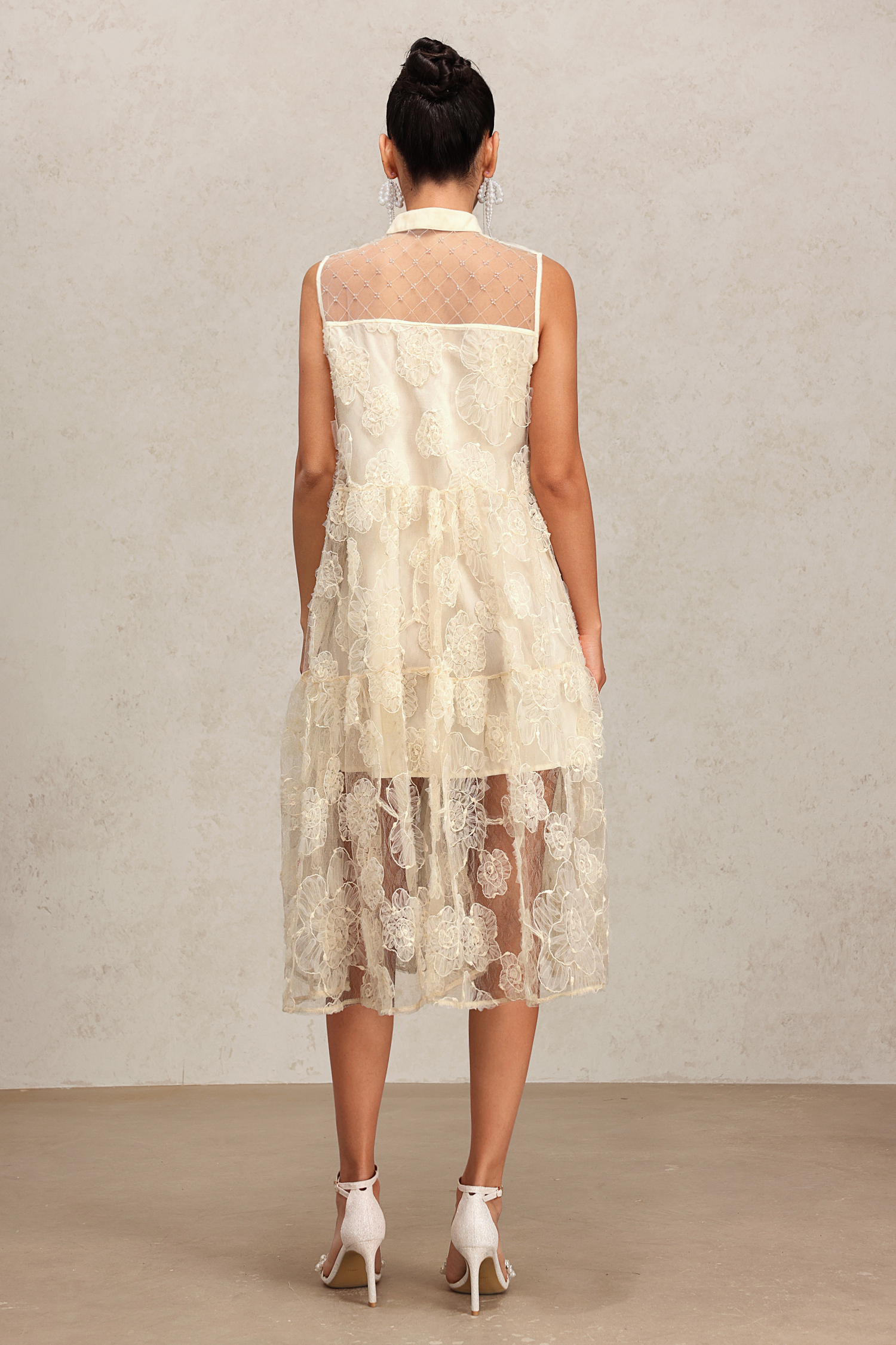 Lumo Flowers Bowknot Sleeveless Embroidery Midi Dress