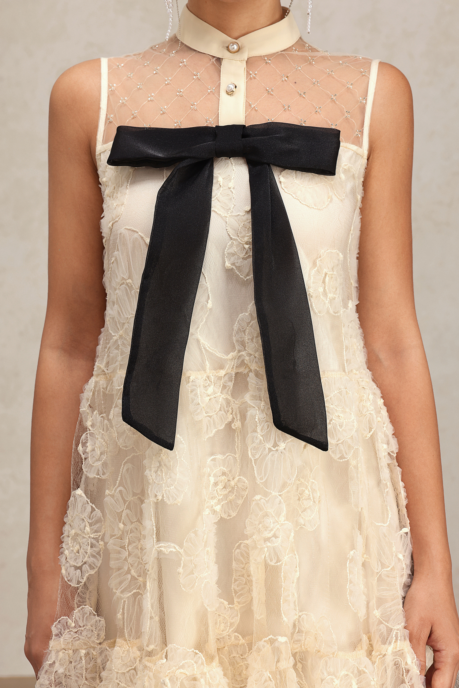 Lumo Flowers Bowknot Sleeveless Embroidery Midi Dress