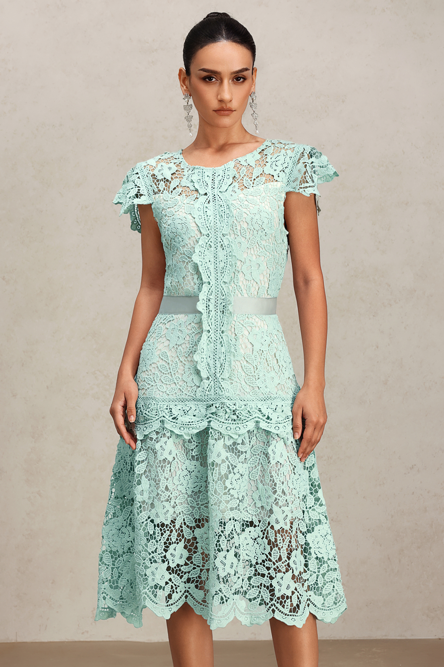 Niaca Sleeveless Lace Midi Dress