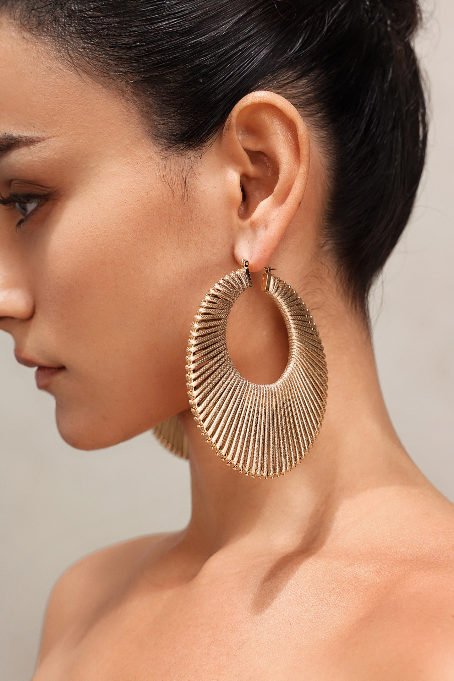 Keve Circle Knit Earrings