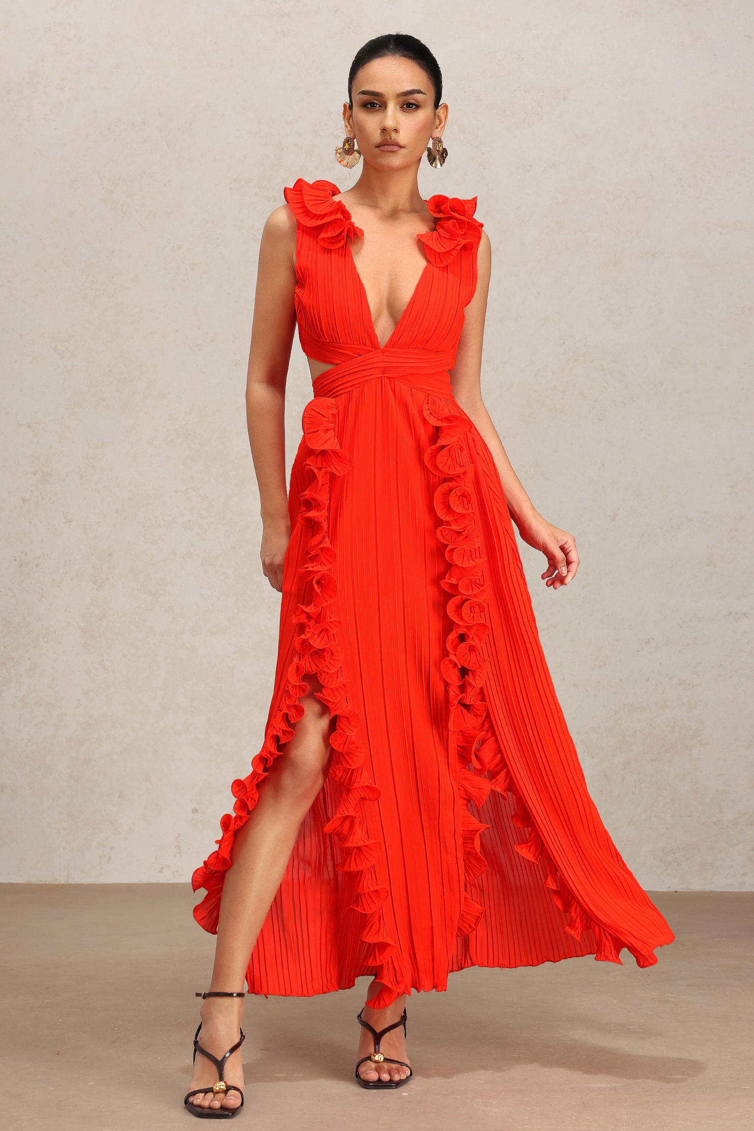 Trinvilla Deep-V Sleeveless Folds Maxi Dress
