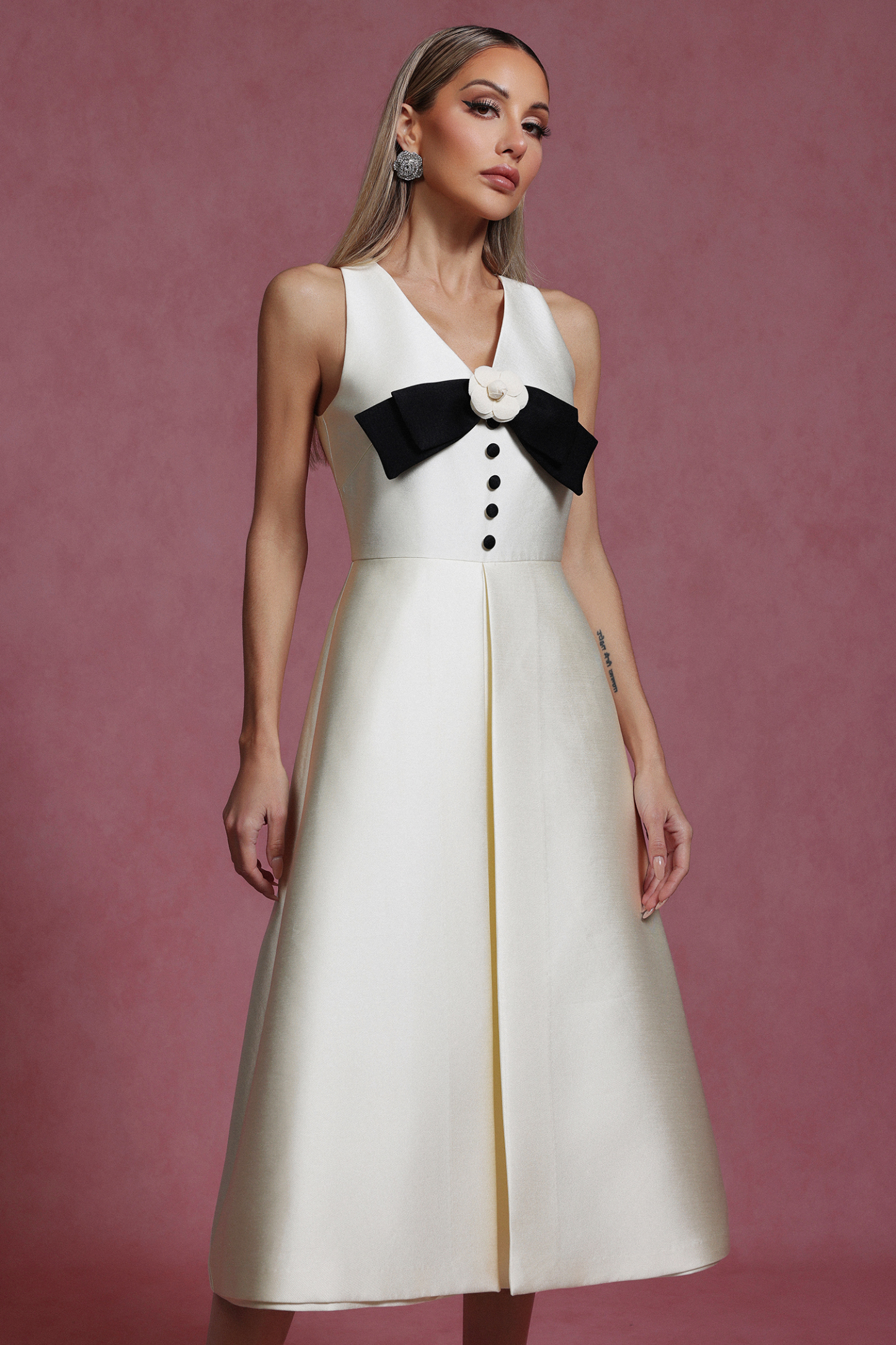 Takila V-Neck Sleeveless Bow Flowers Midi Dress