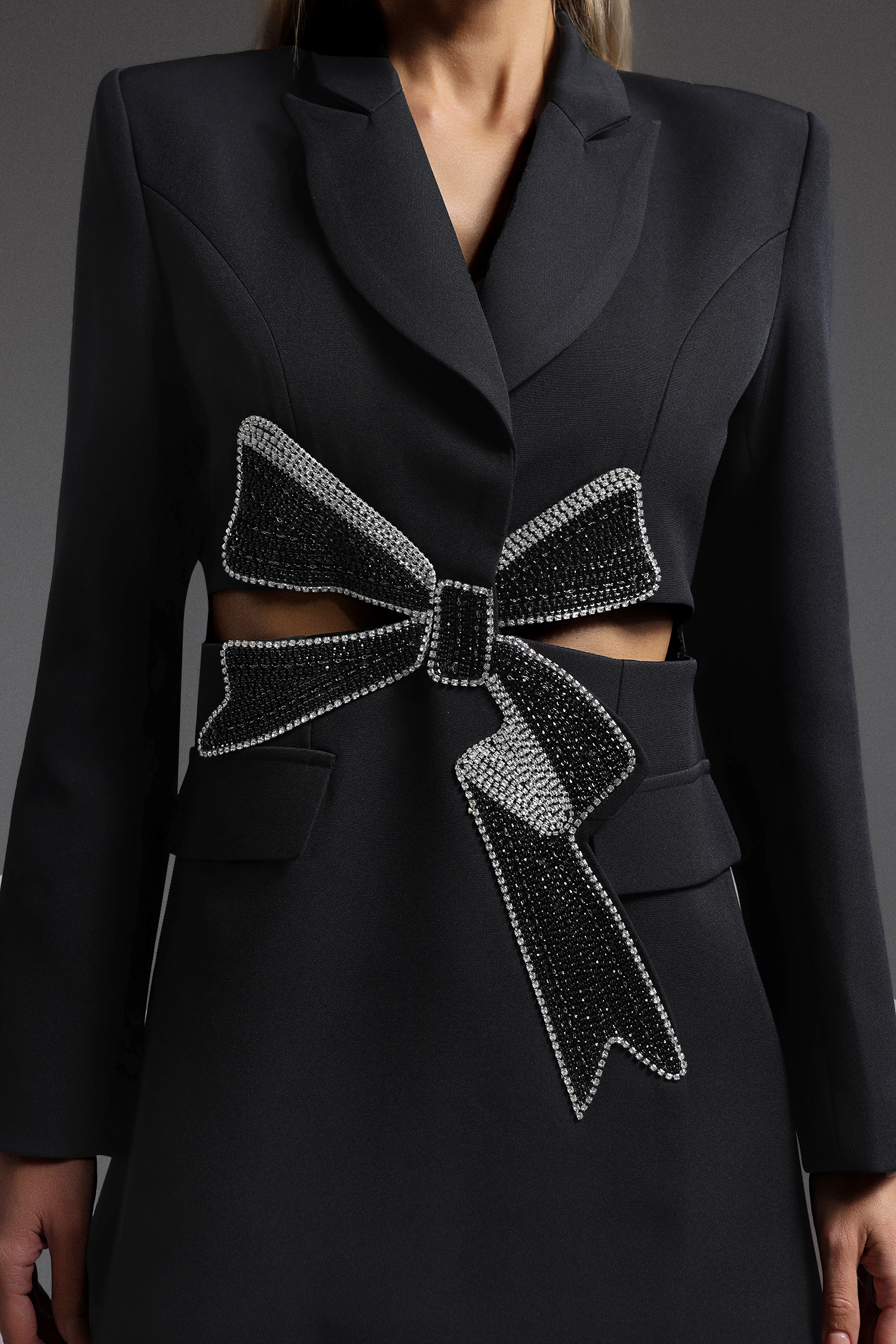 Xidel Long Sleeves V-Neck Diamond Hollow Out Mini Dress