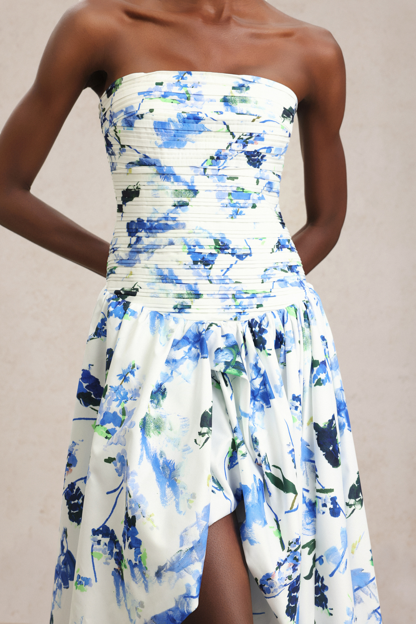 Naomi Sleeveless Floral Printed Folds Maxi Dress