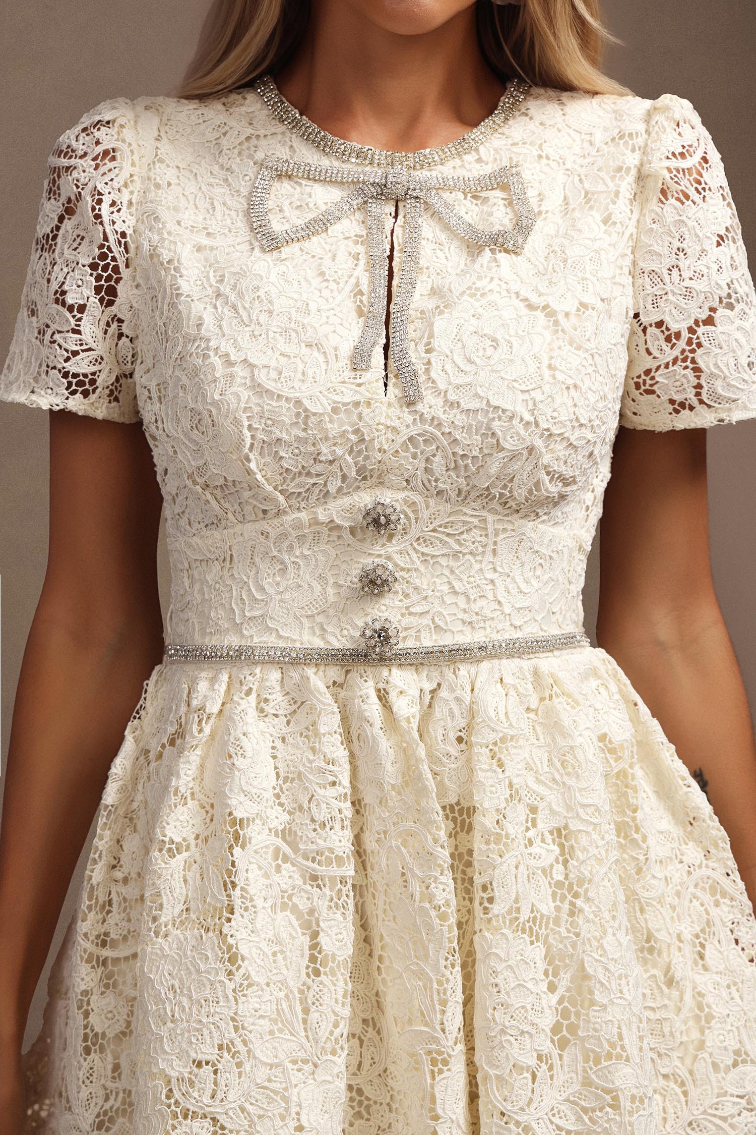 Sukia Short Sleeves Diamond Bowknot Lace Mini Dress