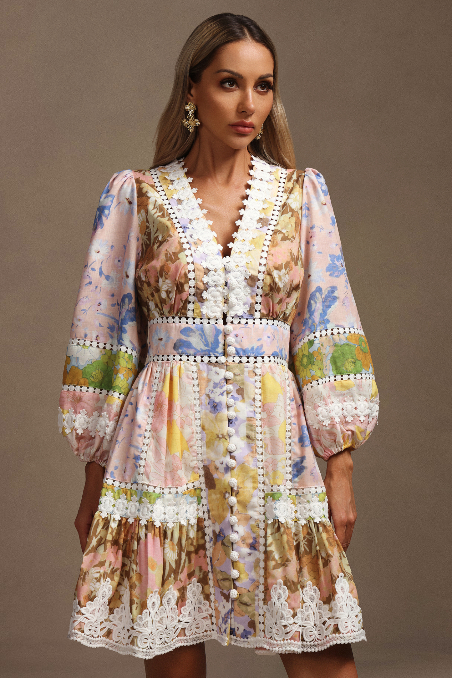 Jacova V-Neck Long Sleeves Floral Printed Mini Dress