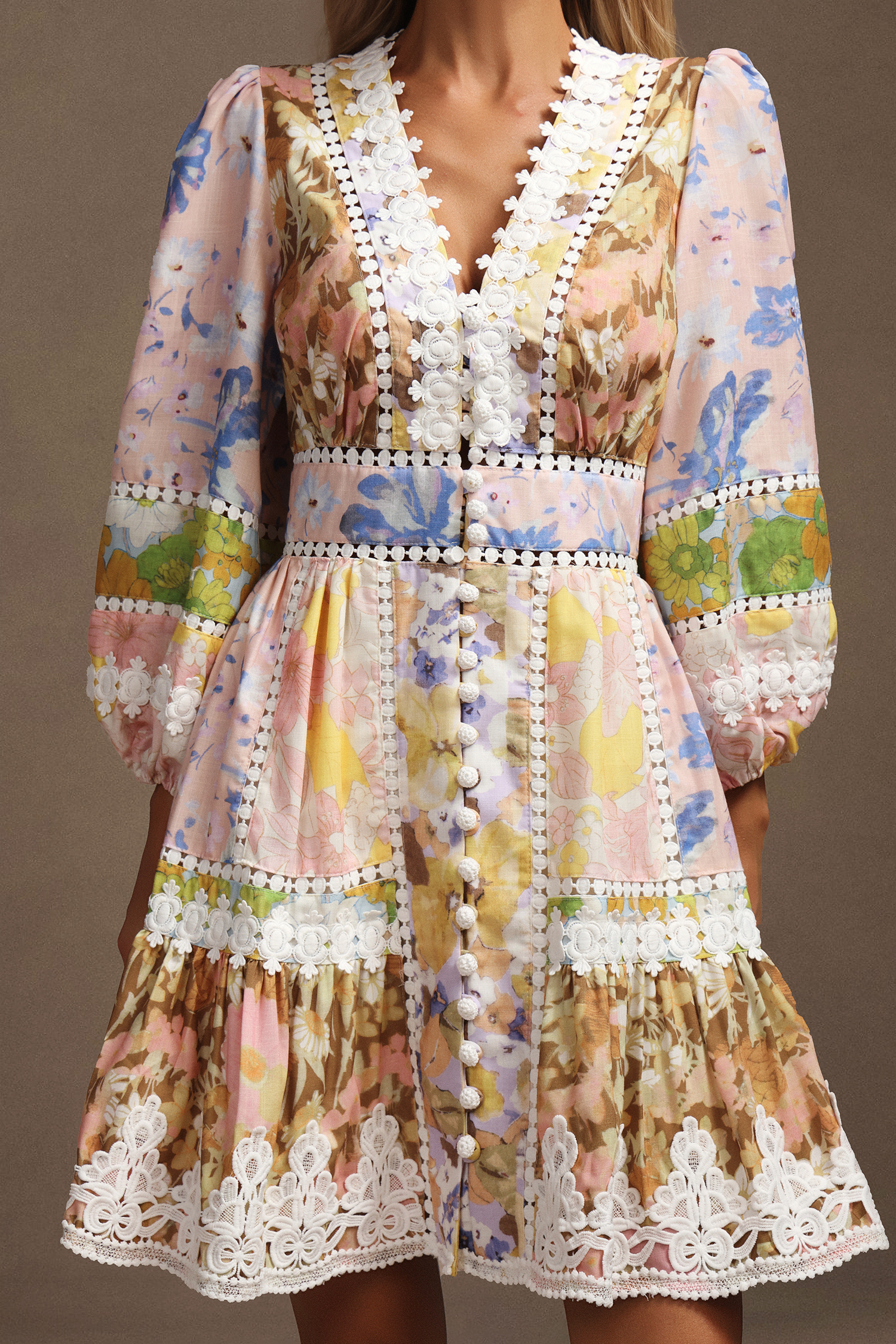 Jacova V-Neck Long Sleeves Floral Printed Mini Dress