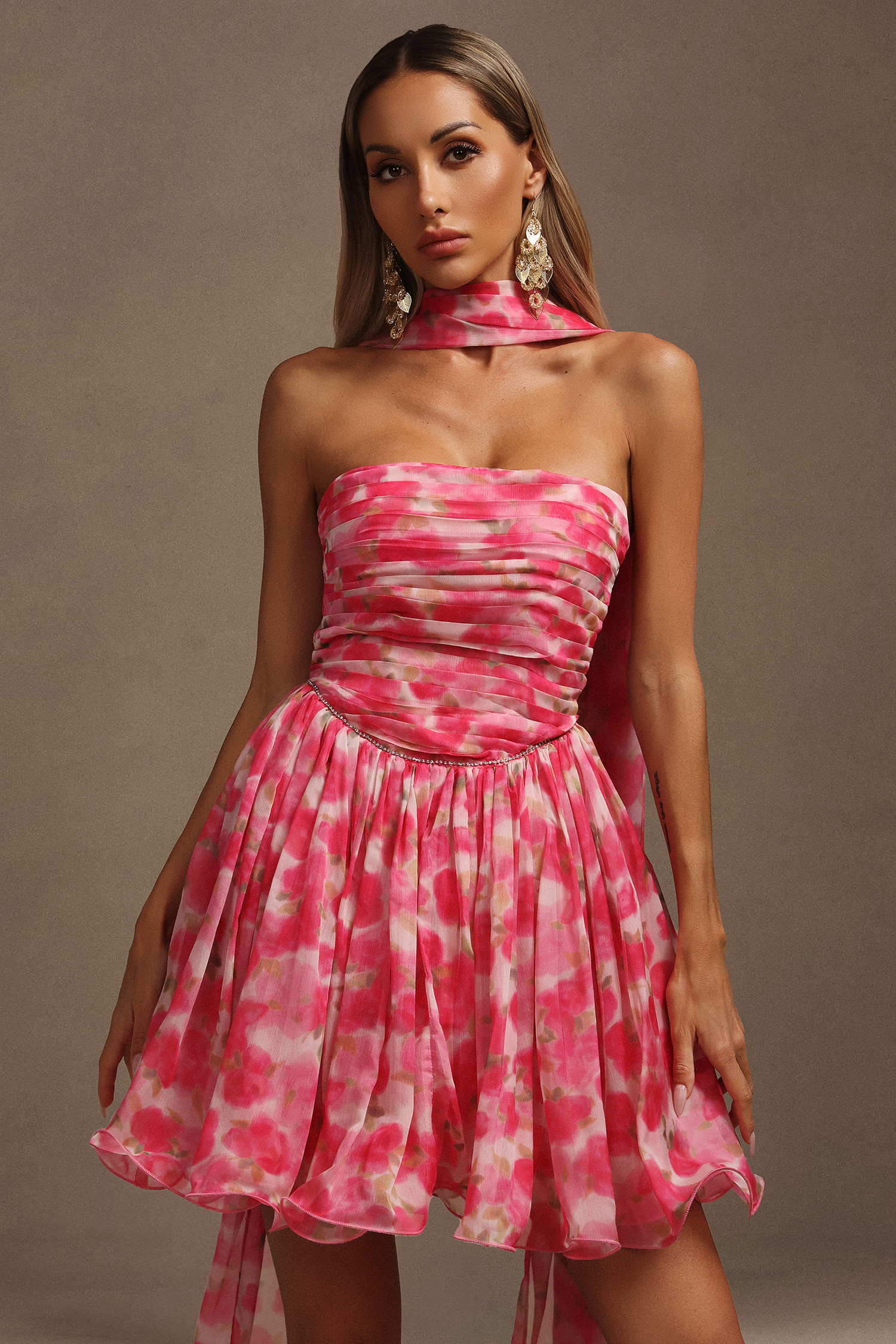 Quany Streamer Sleeveless Floral Printed Diamond Mini Dress