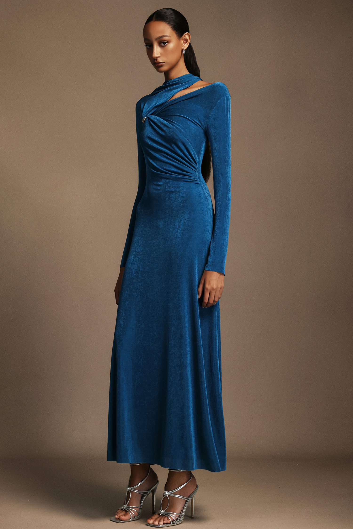 Lunia Long Sleeves Folds Maxi Dress