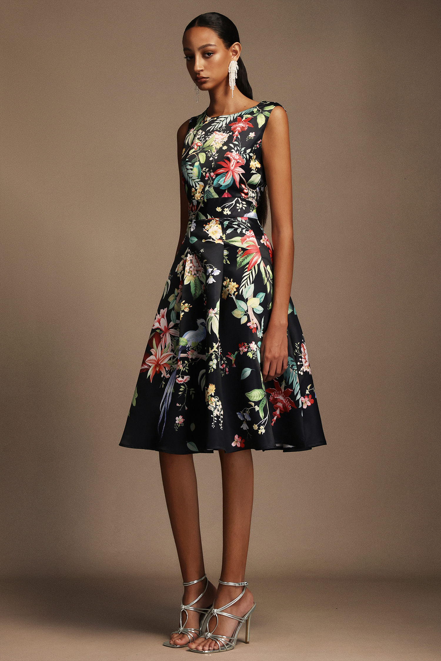 Eyola Sleeveless Floral Printed Midi Dress