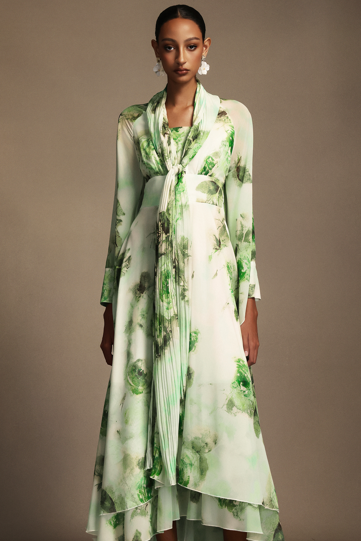 Paca V-Neck Floral Printed Long Sleeves Folds Maxi Dress