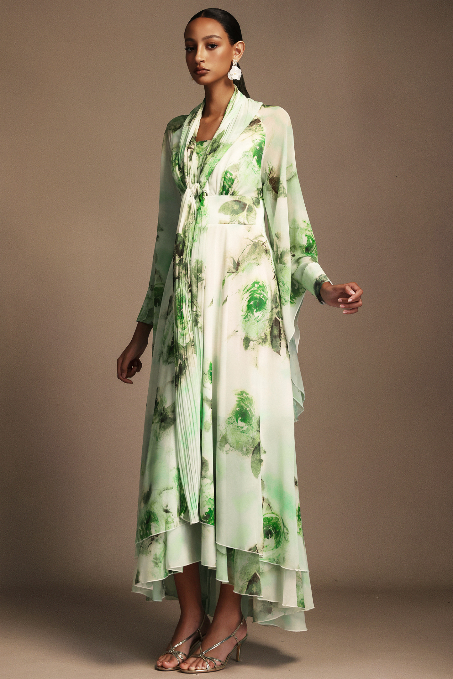 Paca V-Neck Floral Printed Long Sleeves Folds Maxi Dress