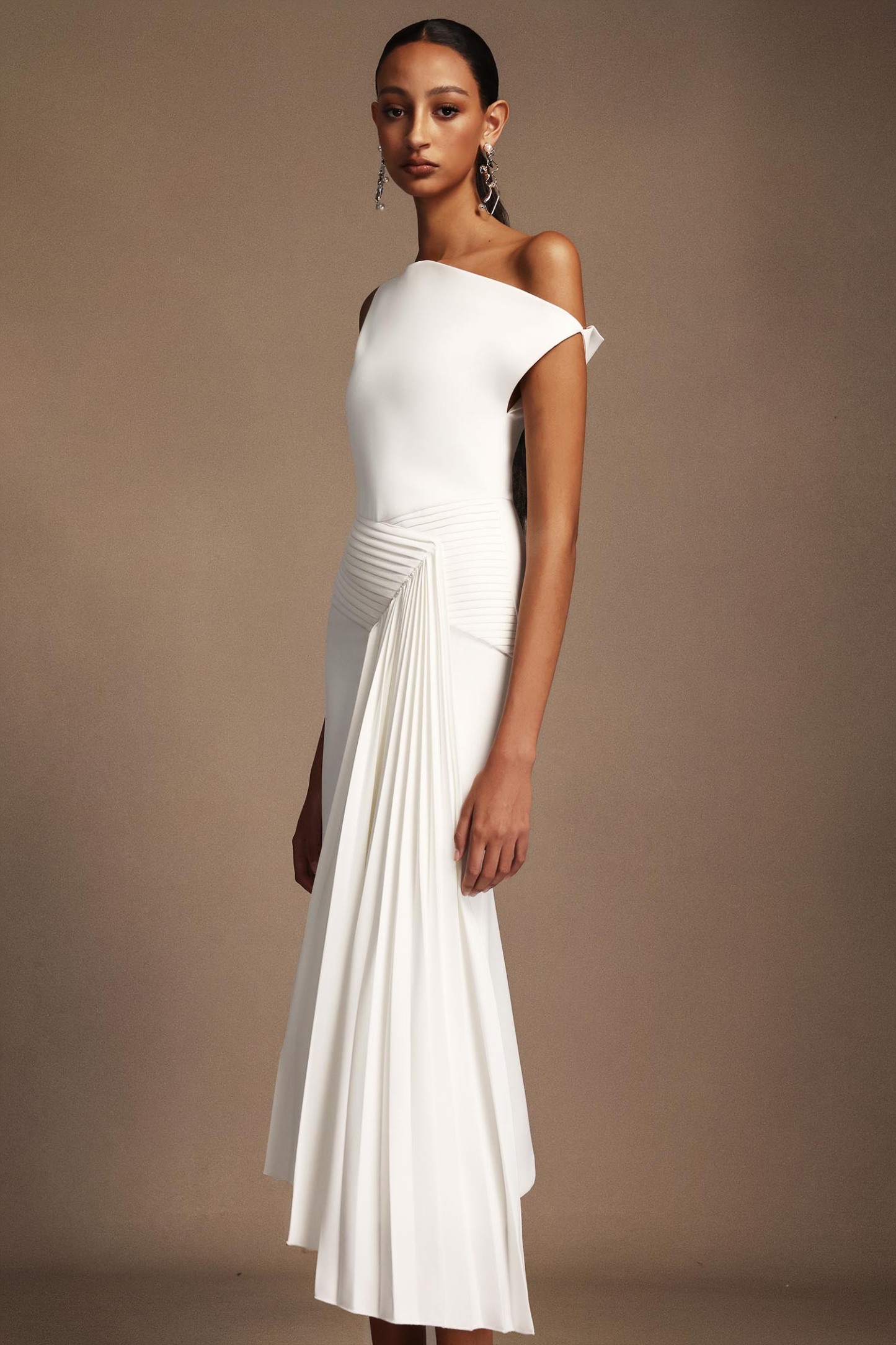 Paulina Oblique Shoulder Sleeveless Folds Midi Dress