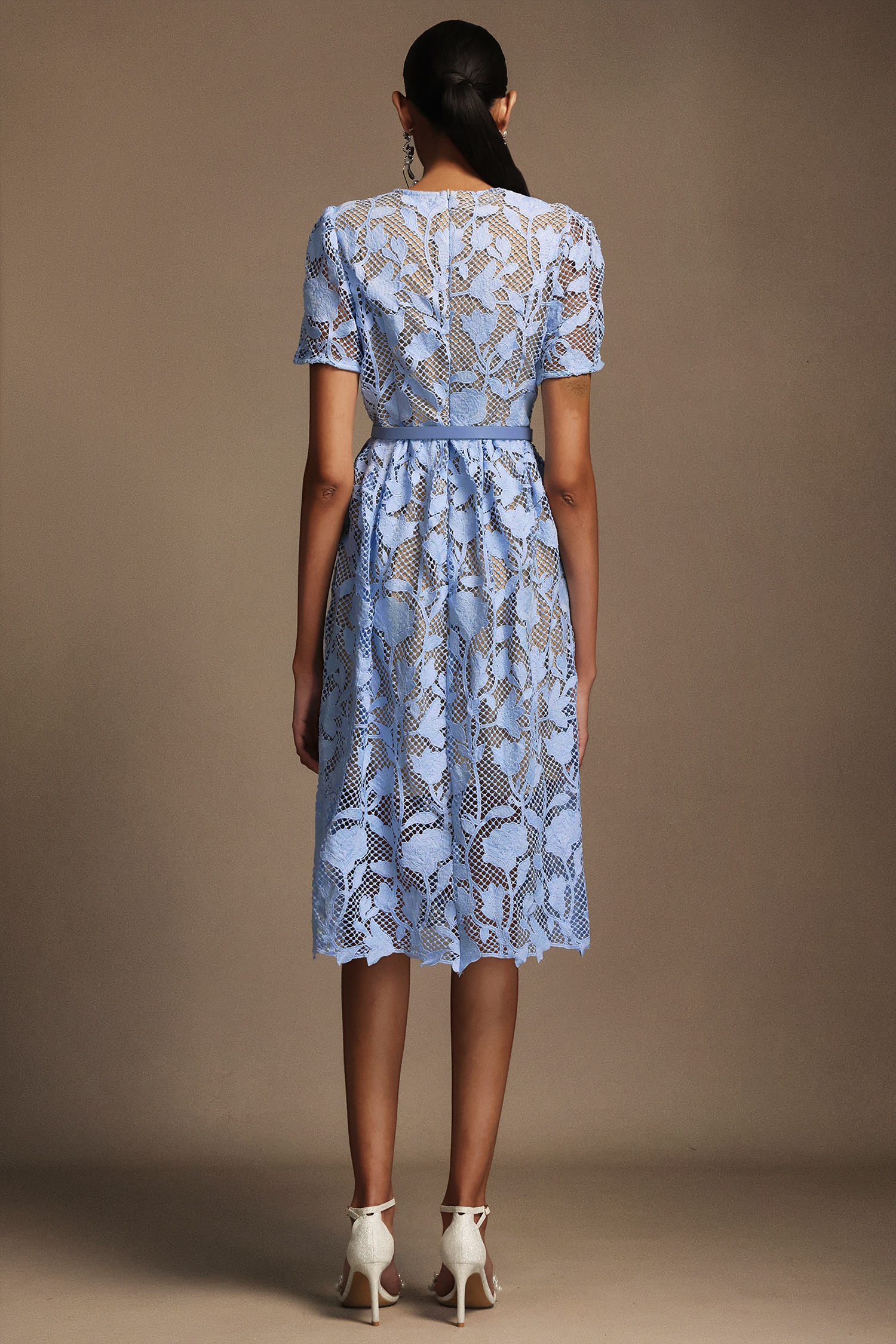 Reye Round Neck Short Sleeves Flowers Lace Midi Dress