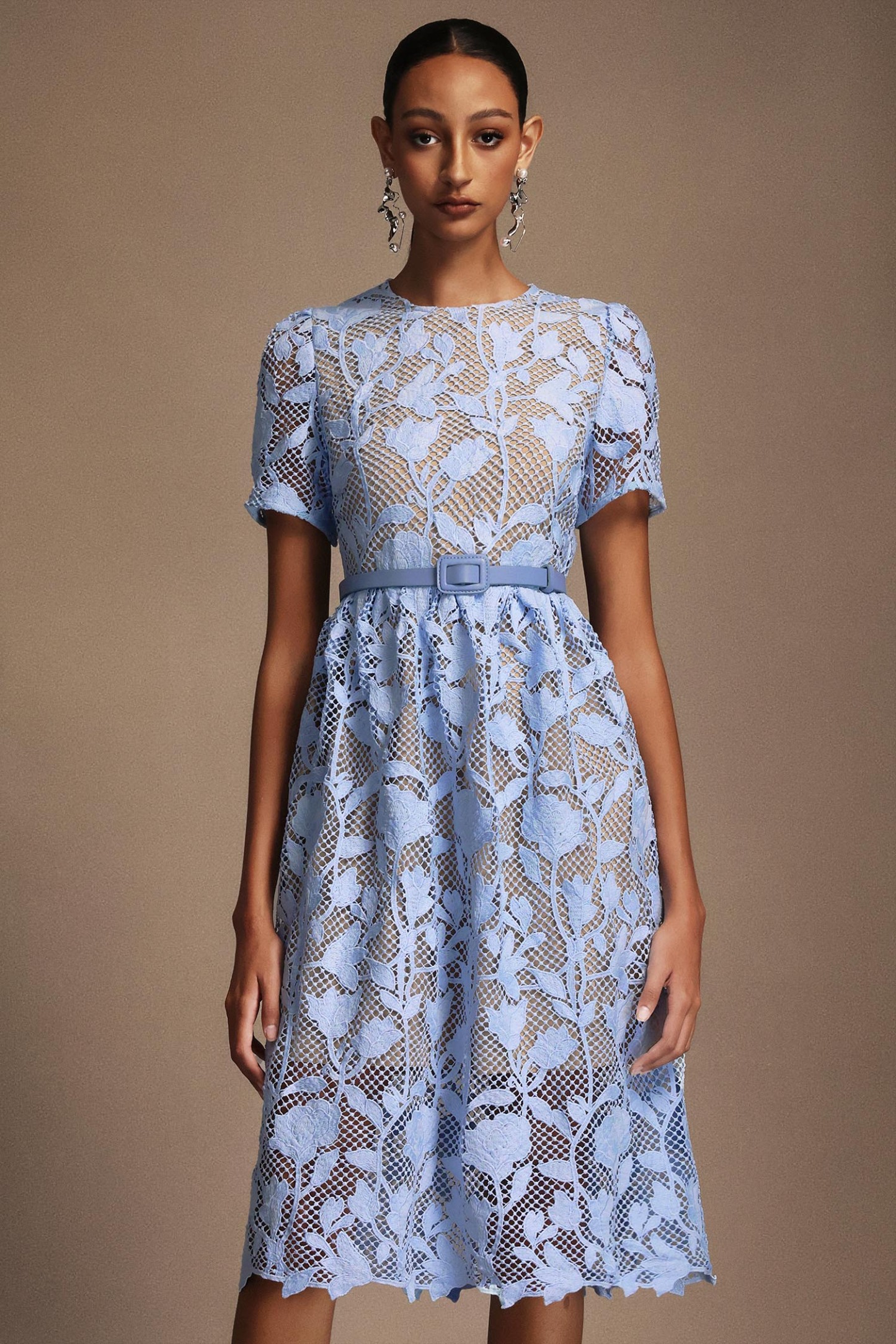 Reye Round Neck Short Sleeves Flowers Lace Midi Dress