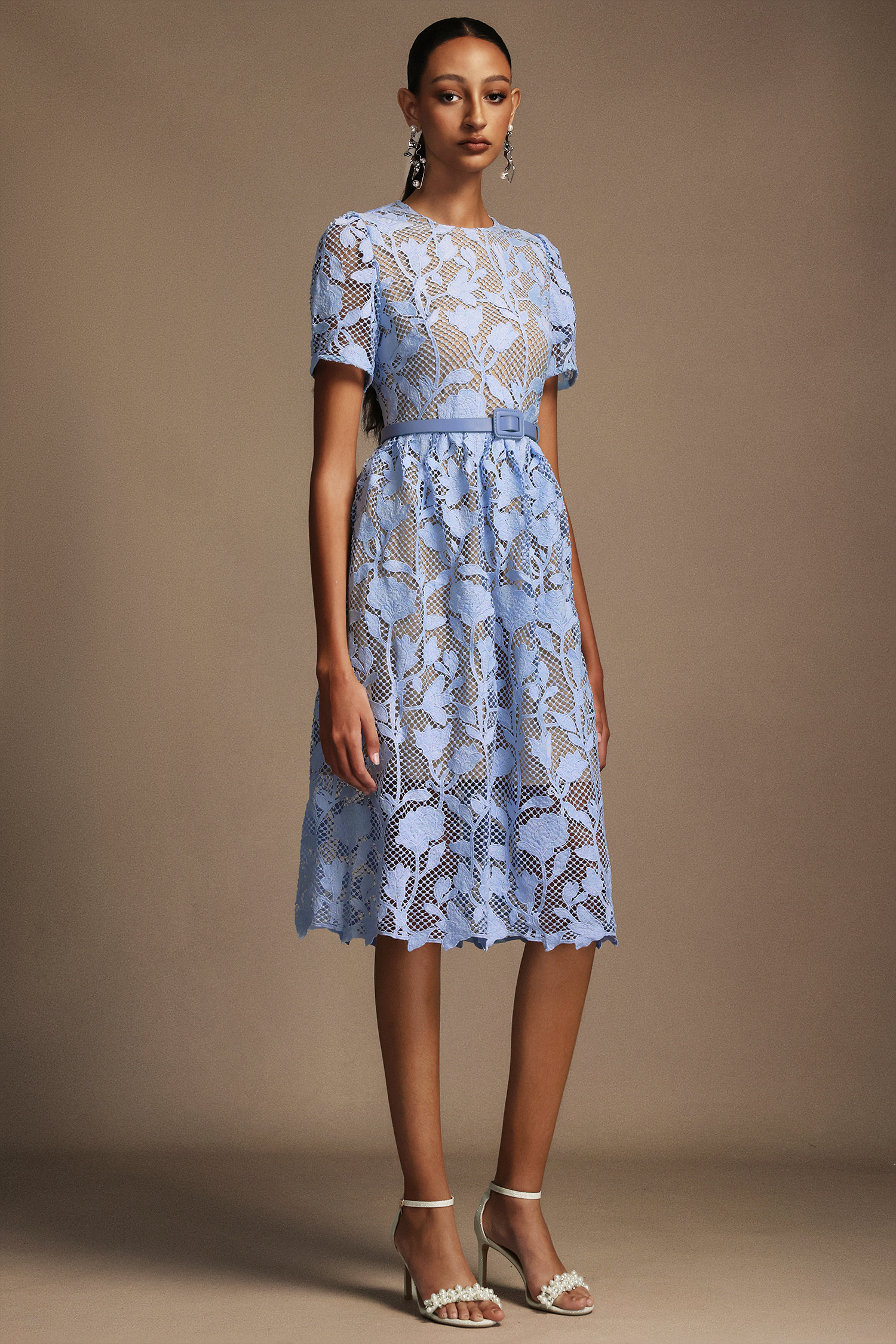 Reye Round Neck Short Sleeves Flowers Lace Midi Dress