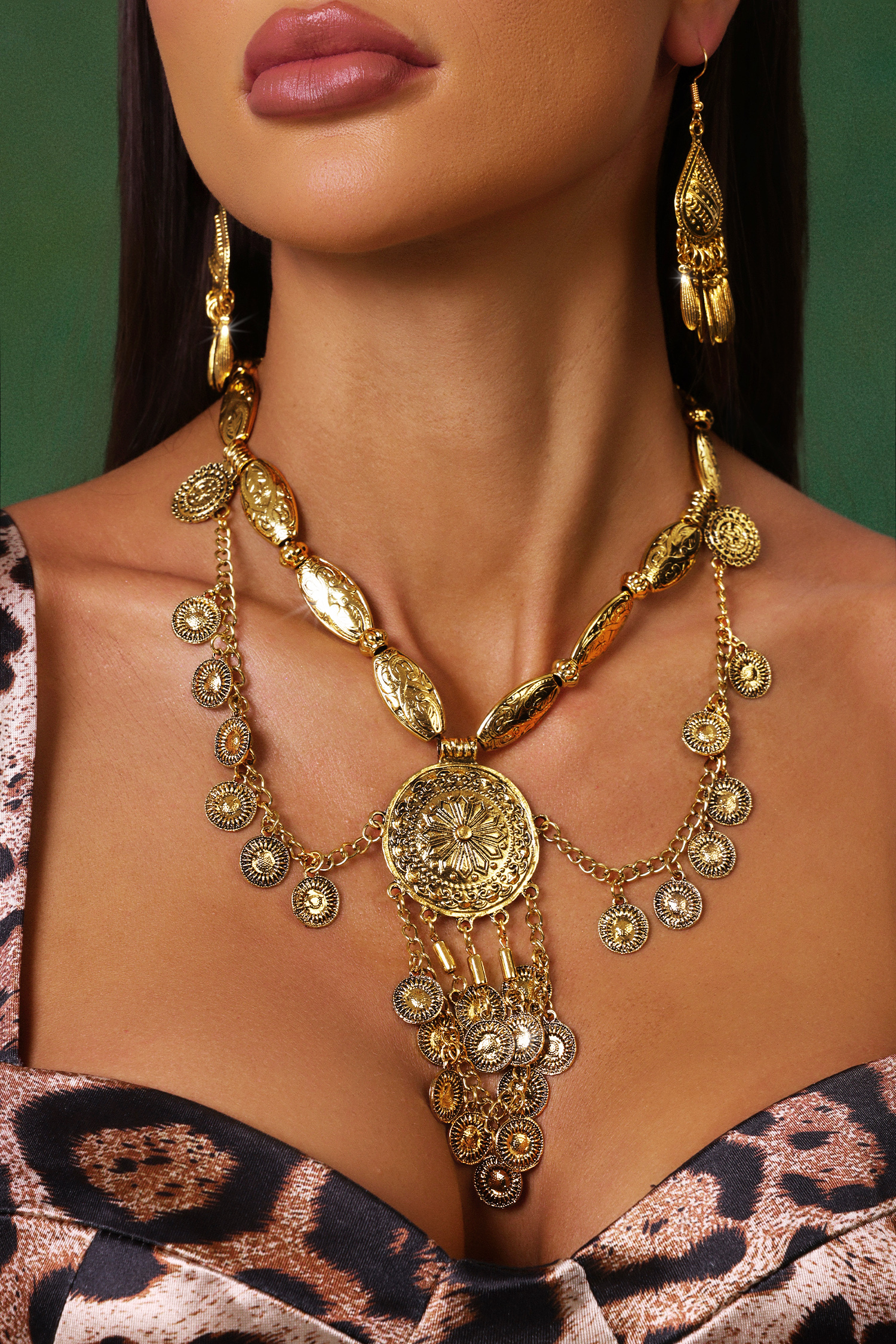 Mattey Tassels Hollowed Out Metal Two-Piece Set