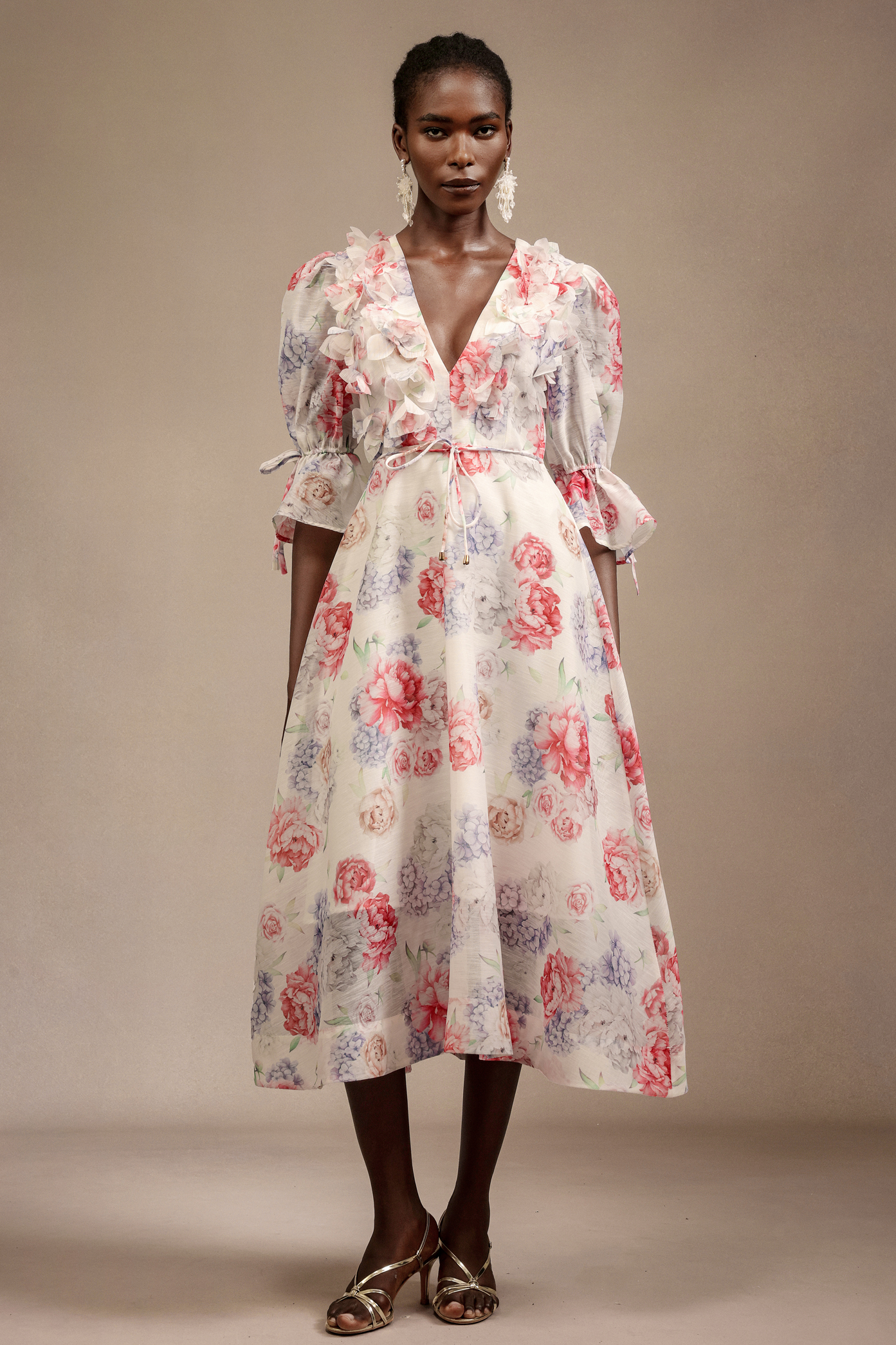 Estrela V-Neck Elbow Sleeve Floral Printed Midi Dress