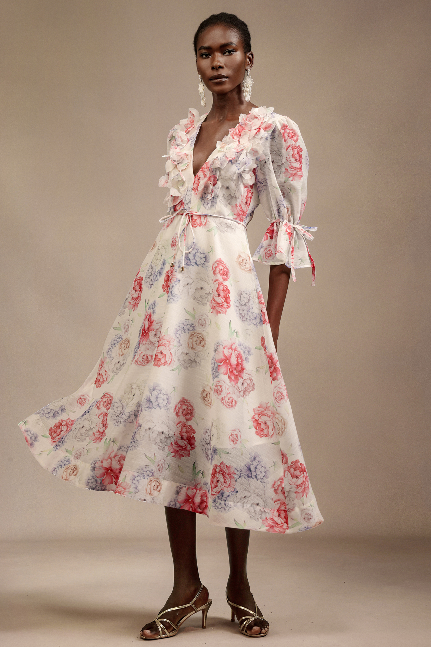 Estrela V-Neck Elbow Sleeve Floral Printed Midi Dress