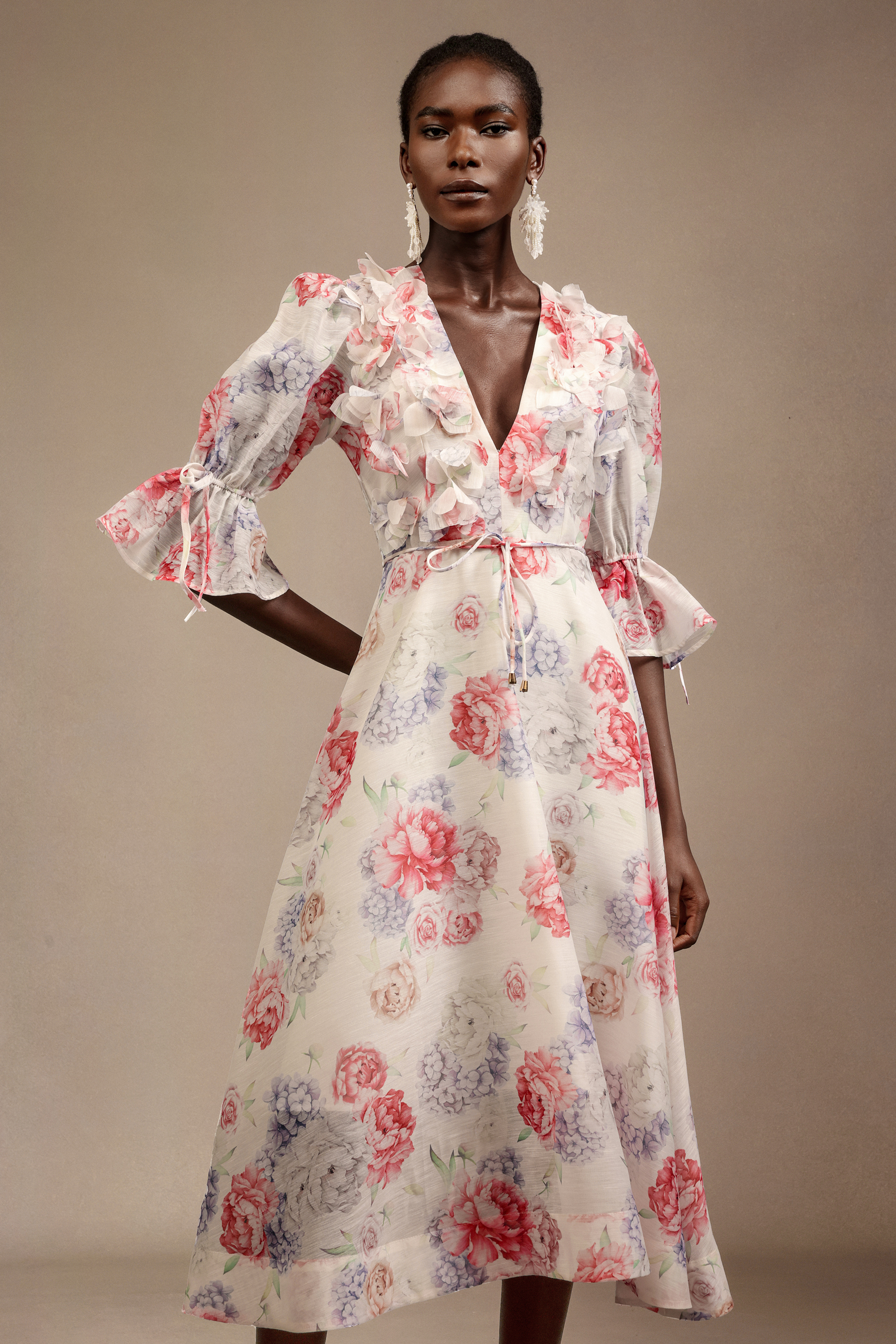 Estrela V-Neck Elbow Sleeve Floral Printed Midi Dress