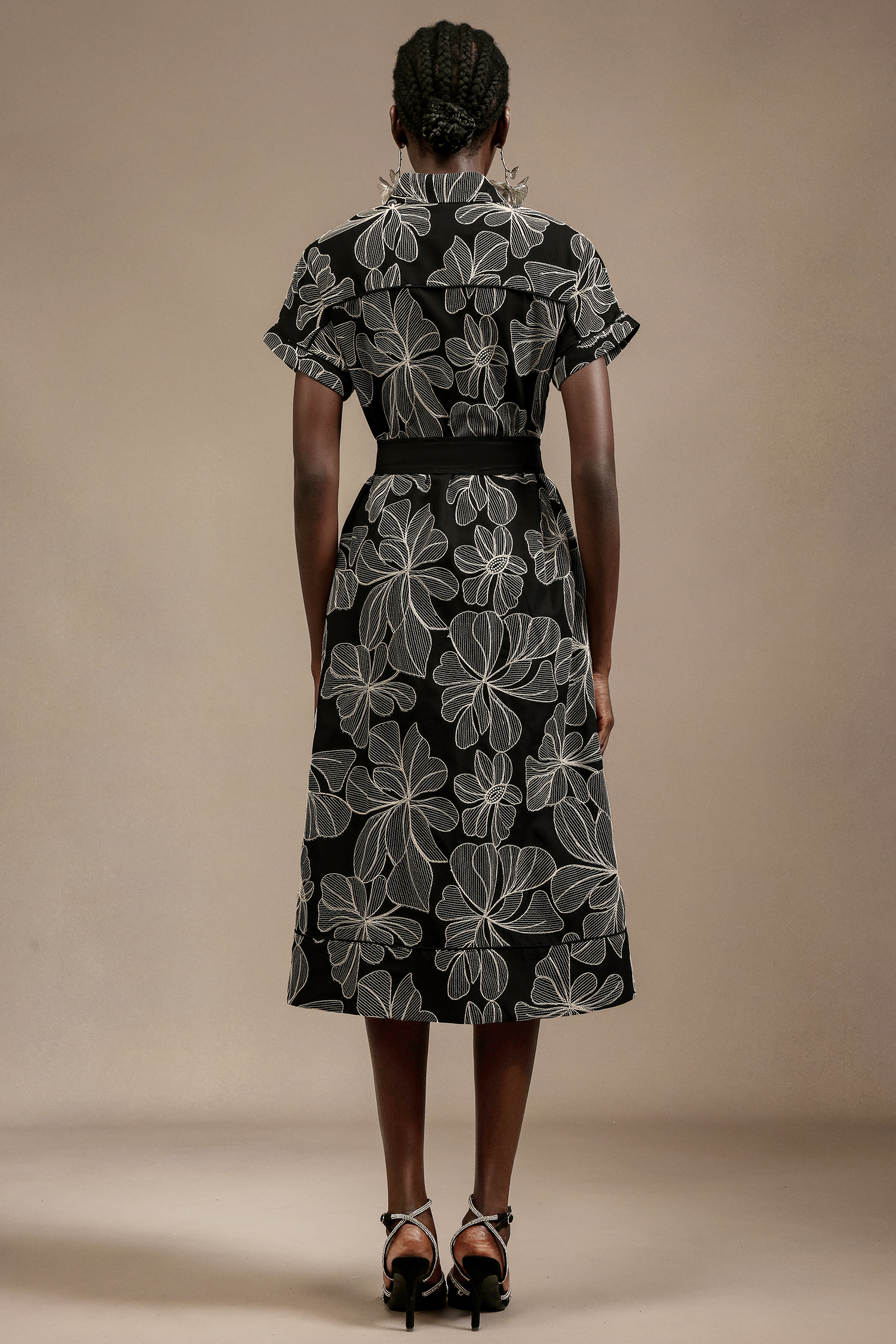 Milda Short Sleeves Embroidery Flowers Midi Dress